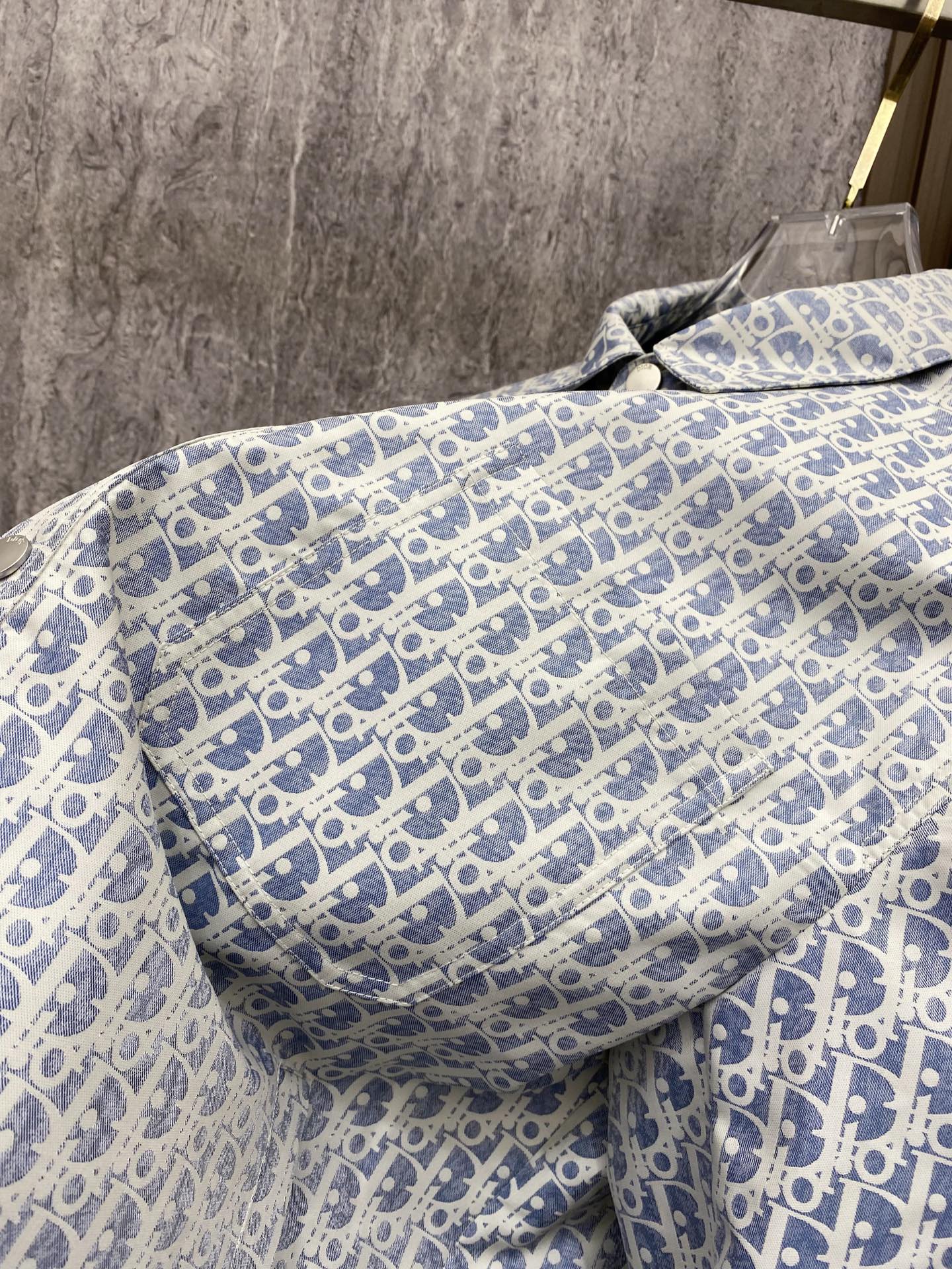 Dior 迪奥 2026ss春季新款翻领夹克外套全高端版本！高定专柜面料辅料，透气舒适度高，细节无可挑剔