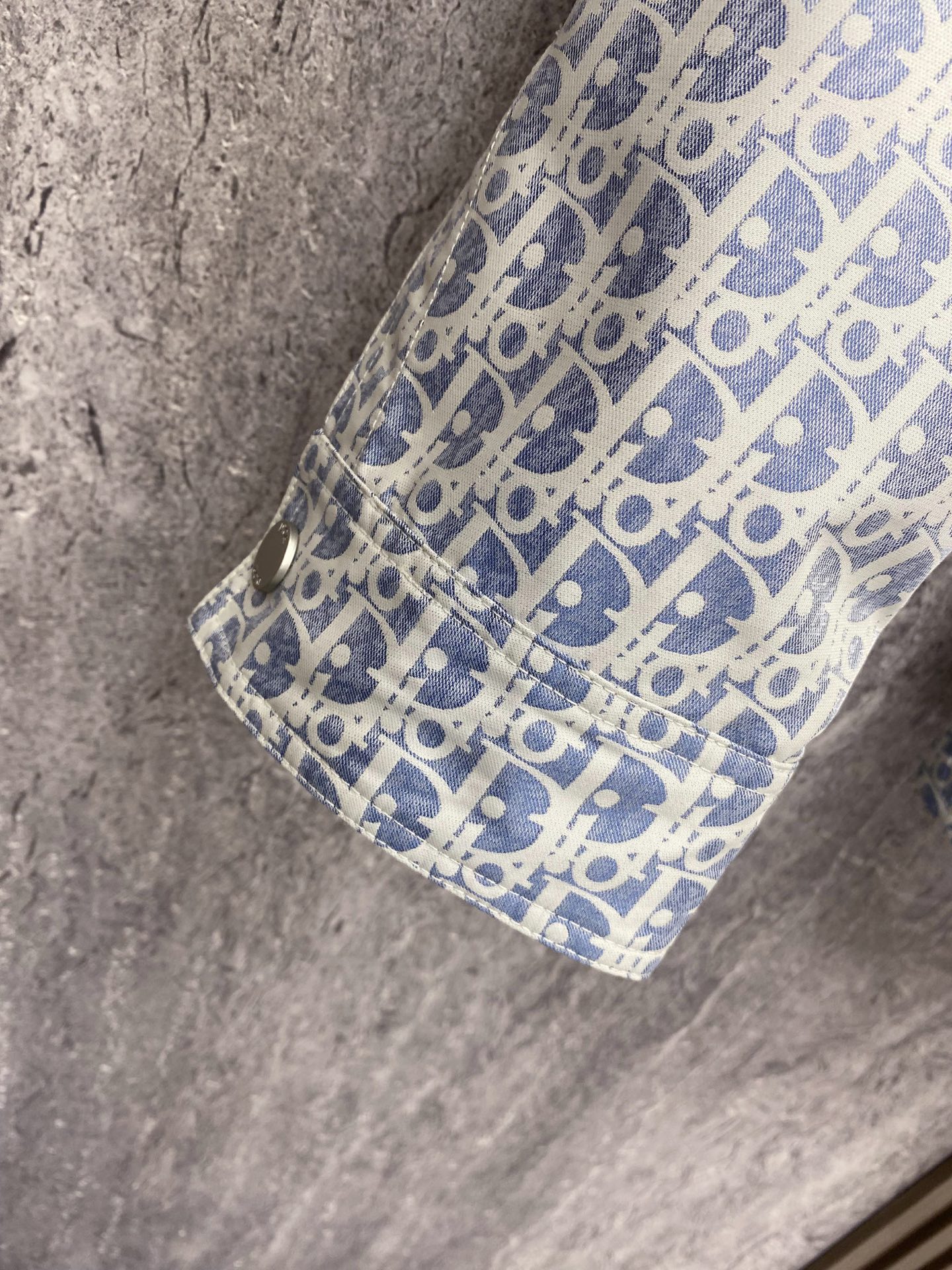 Dior 迪奥 2026ss春季新款翻领夹克外套全高端版本！高定专柜面料辅料，透气舒适度高，细节无可挑剔