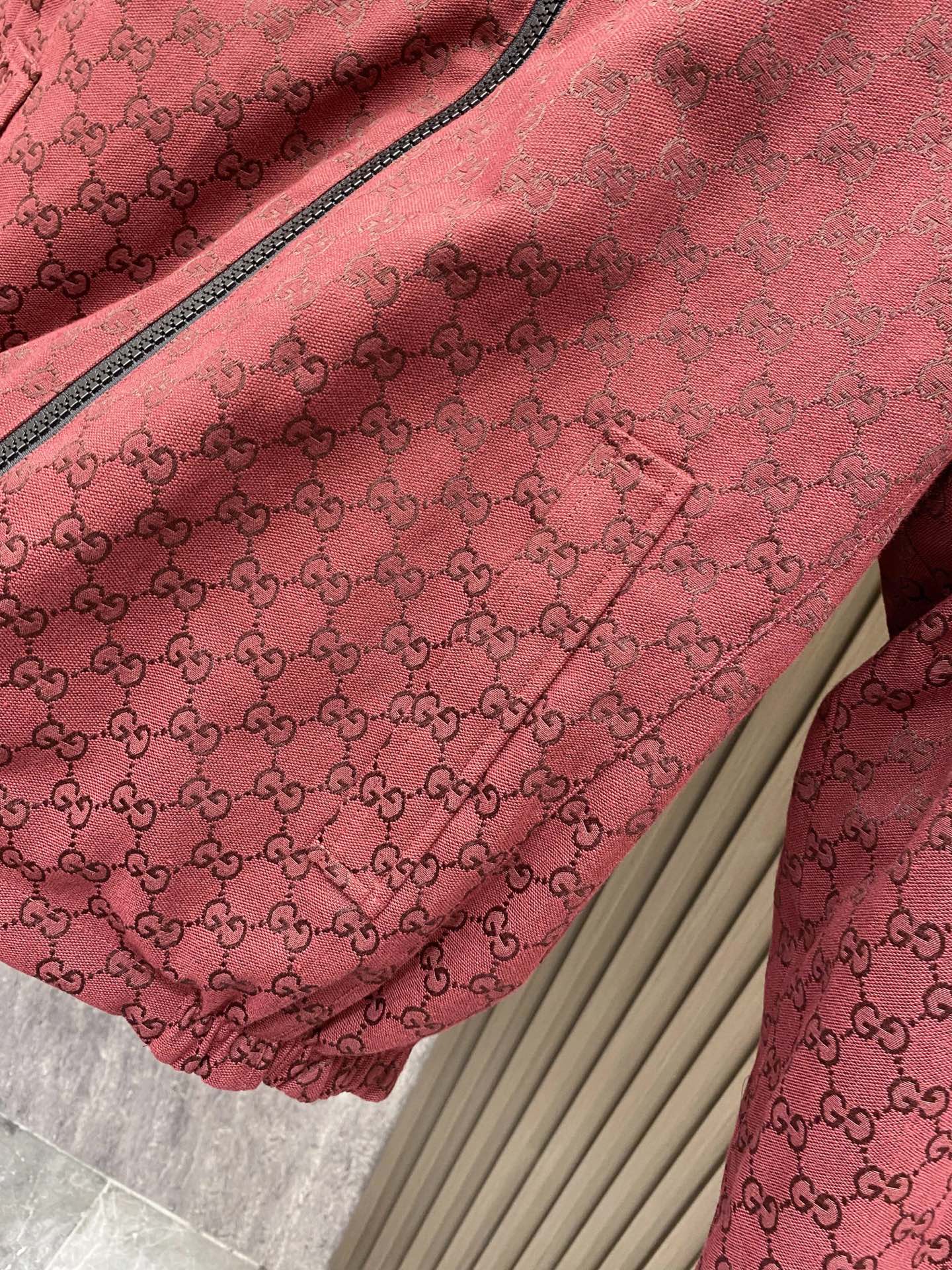 Gucci 古奇 加棉2026ss春季新款立领夹克外套全高端版本！高定专柜面料辅料，透气舒适度高，细节无