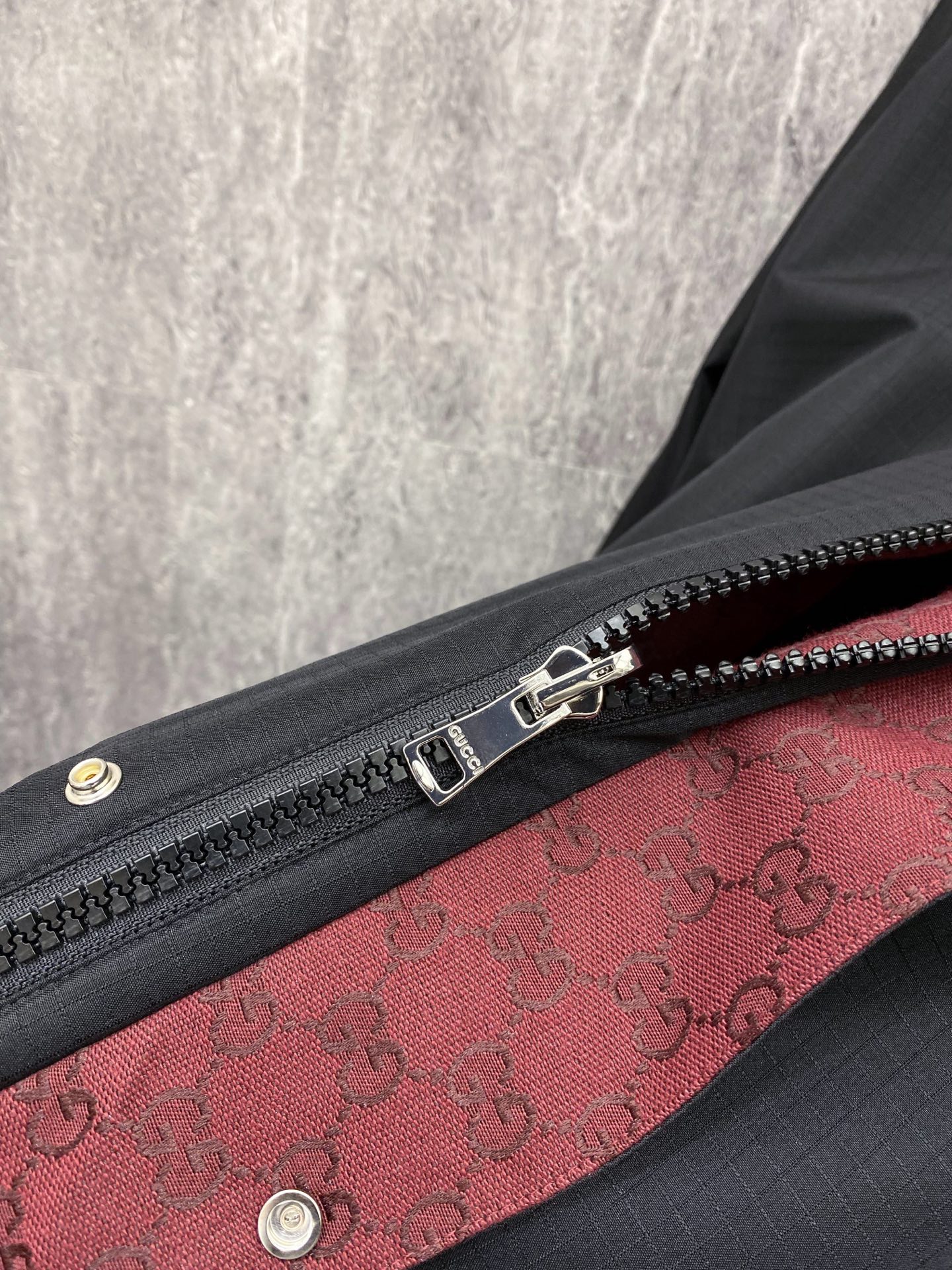 Gucci 古奇 加棉2026ss春季新款立领夹克外套全高端版本！高定专柜面料辅料，透气舒适度高，细节无