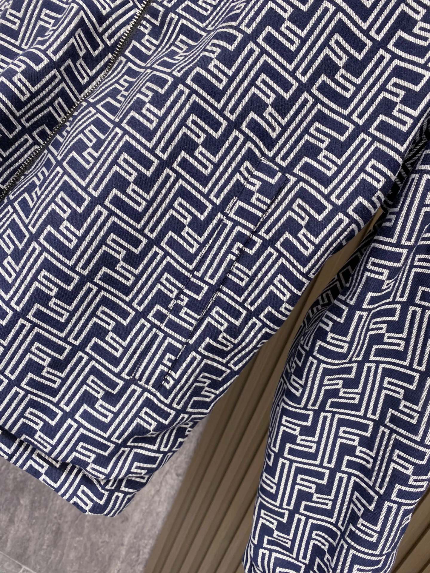 Fendi 芬迪 2026新款连帽夹克春装外套、双面可穿、新款发布、顶级品质>(夹克系列)专柜官网同步发