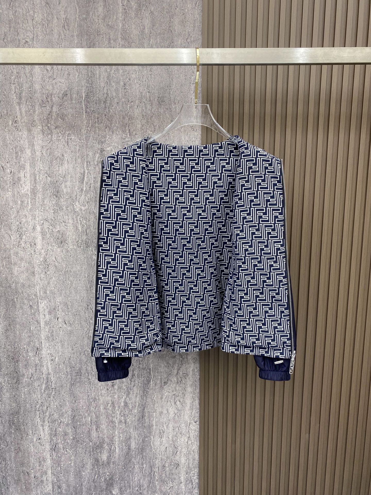 Fendi 芬迪 2026新款连帽夹克春装外套、双面可穿、新款发布、顶级品质>(夹克系列)专柜官网同步发