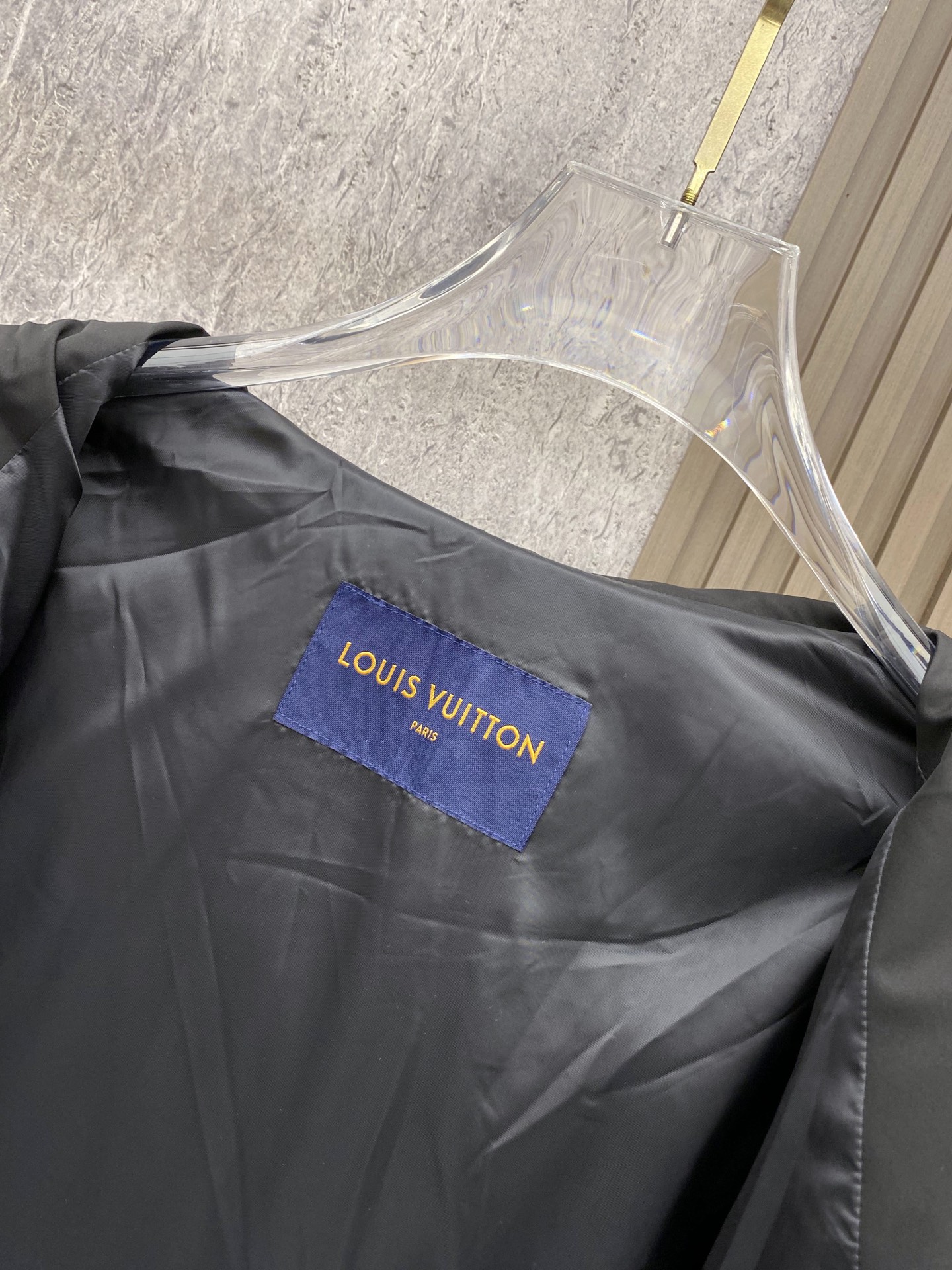 LV 2026ss春季新款夹克外套全高端版本！高定专柜面料辅料，透气舒适度高，细节无可挑剔，做工考究工艺