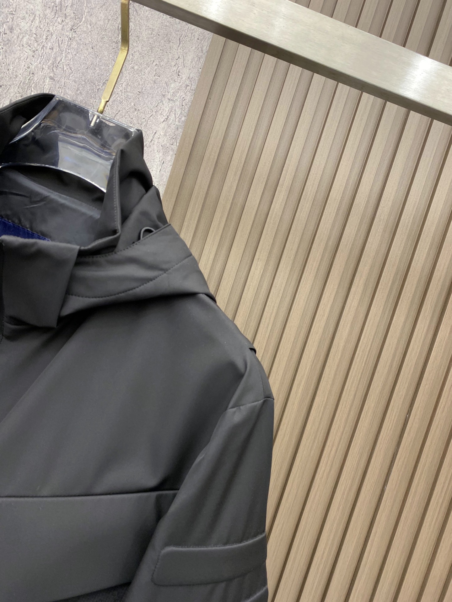 LV 2026ss春季新款夹克外套全高端版本！高定专柜面料辅料，透气舒适度高，细节无可挑剔，做工考究工艺