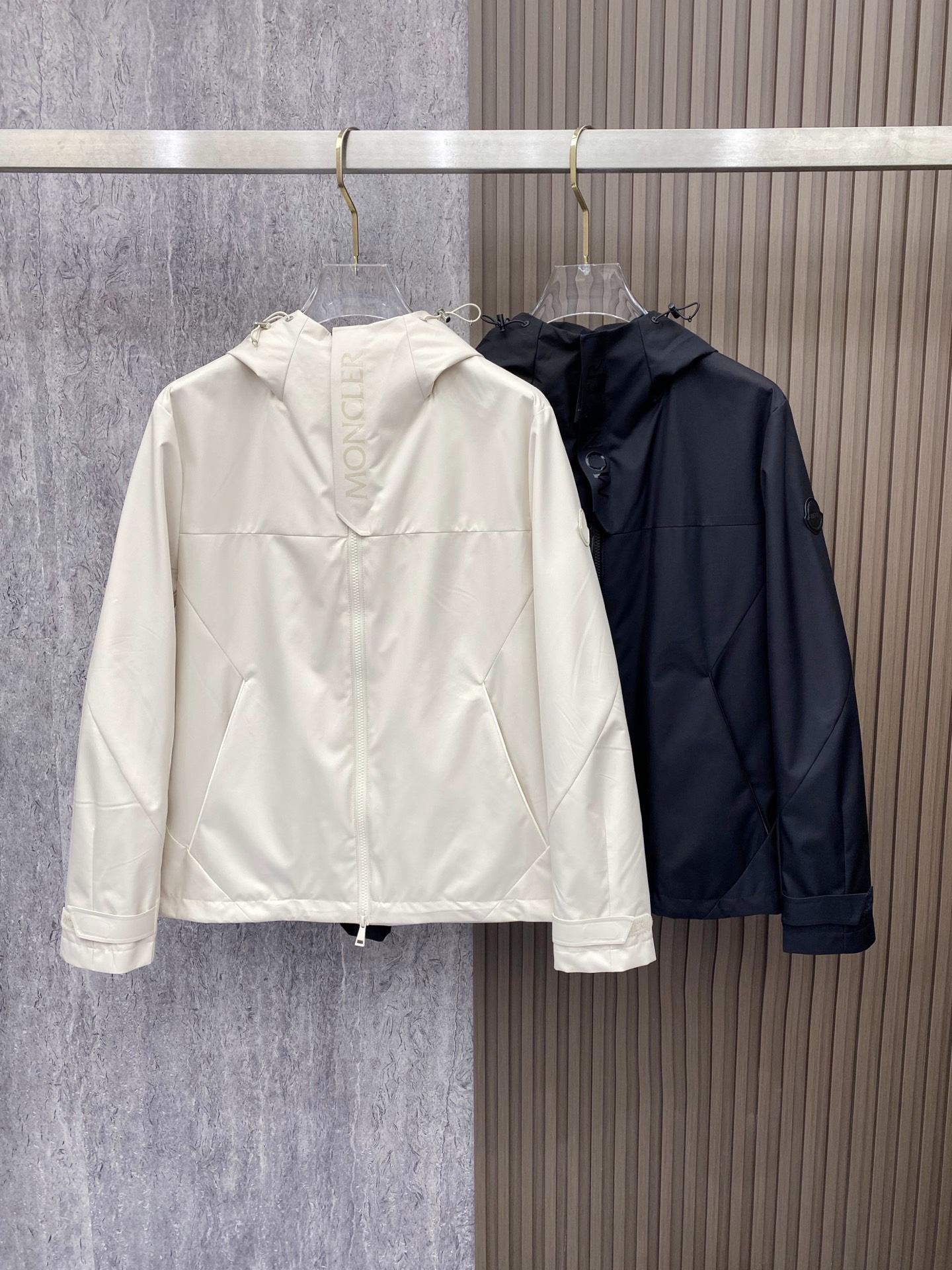 Moncler 蒙口 2026ss春季新款连帽夹克外套全高端版本！高定专柜面料辅料，透气舒适度高，细节无