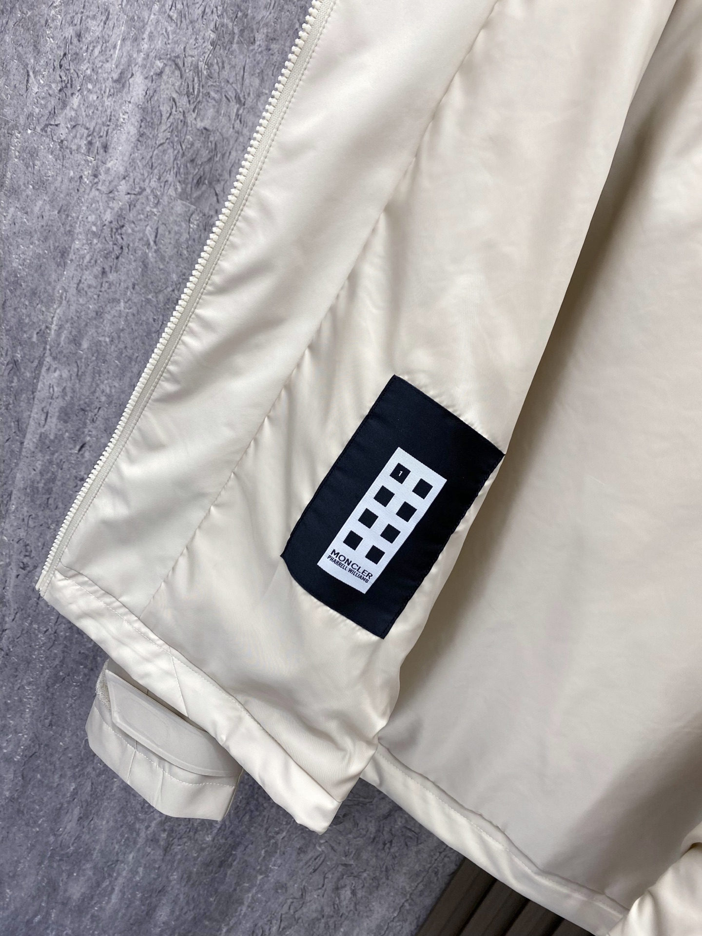 Moncler 蒙口 2026ss春季新款连帽夹克外套全高端版本！高定专柜面料辅料，透气舒适度高，细节无