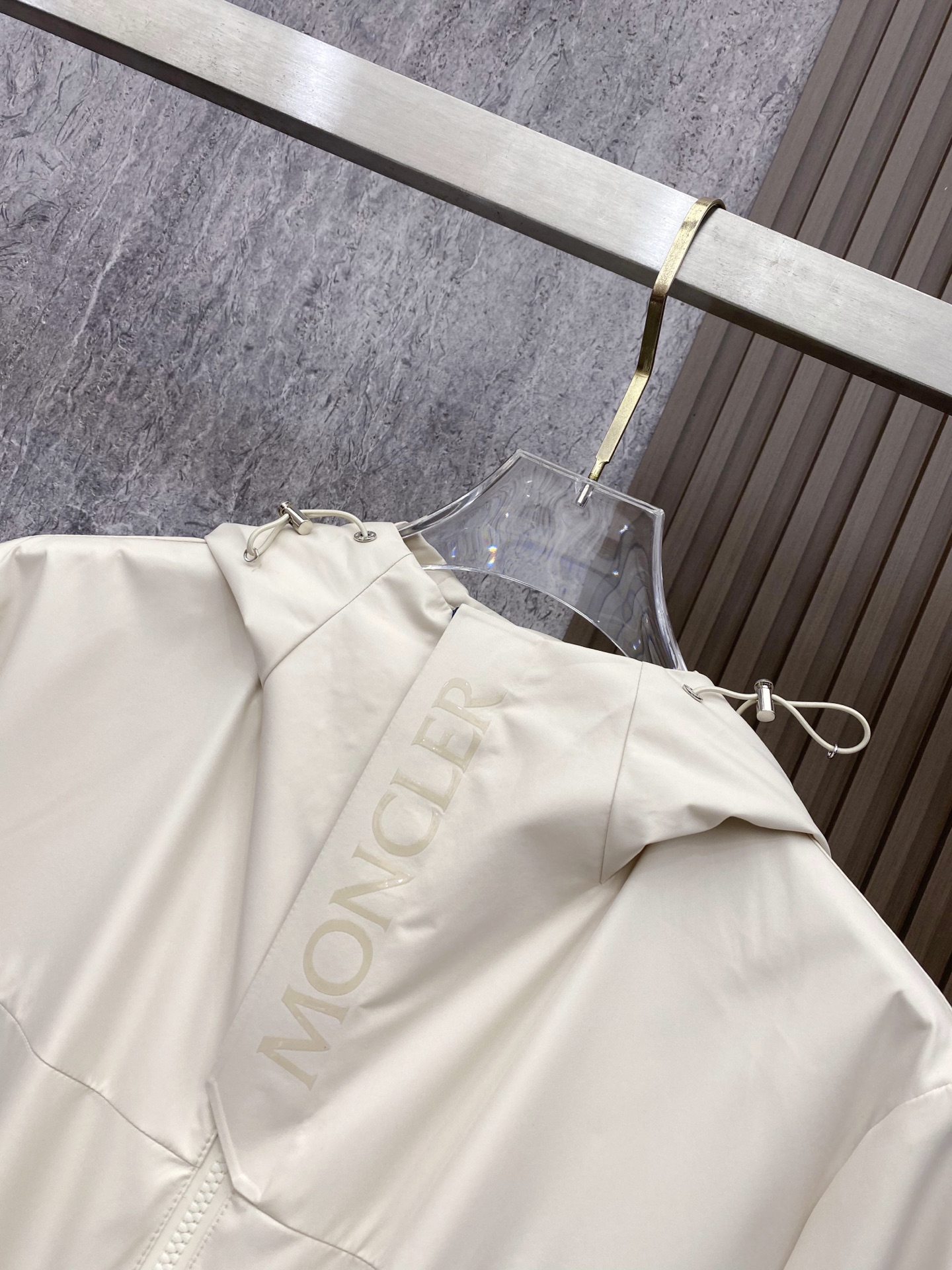 Moncler 蒙口 2026ss春季新款连帽夹克外套全高端版本！高定专柜面料辅料，透气舒适度高，细节无