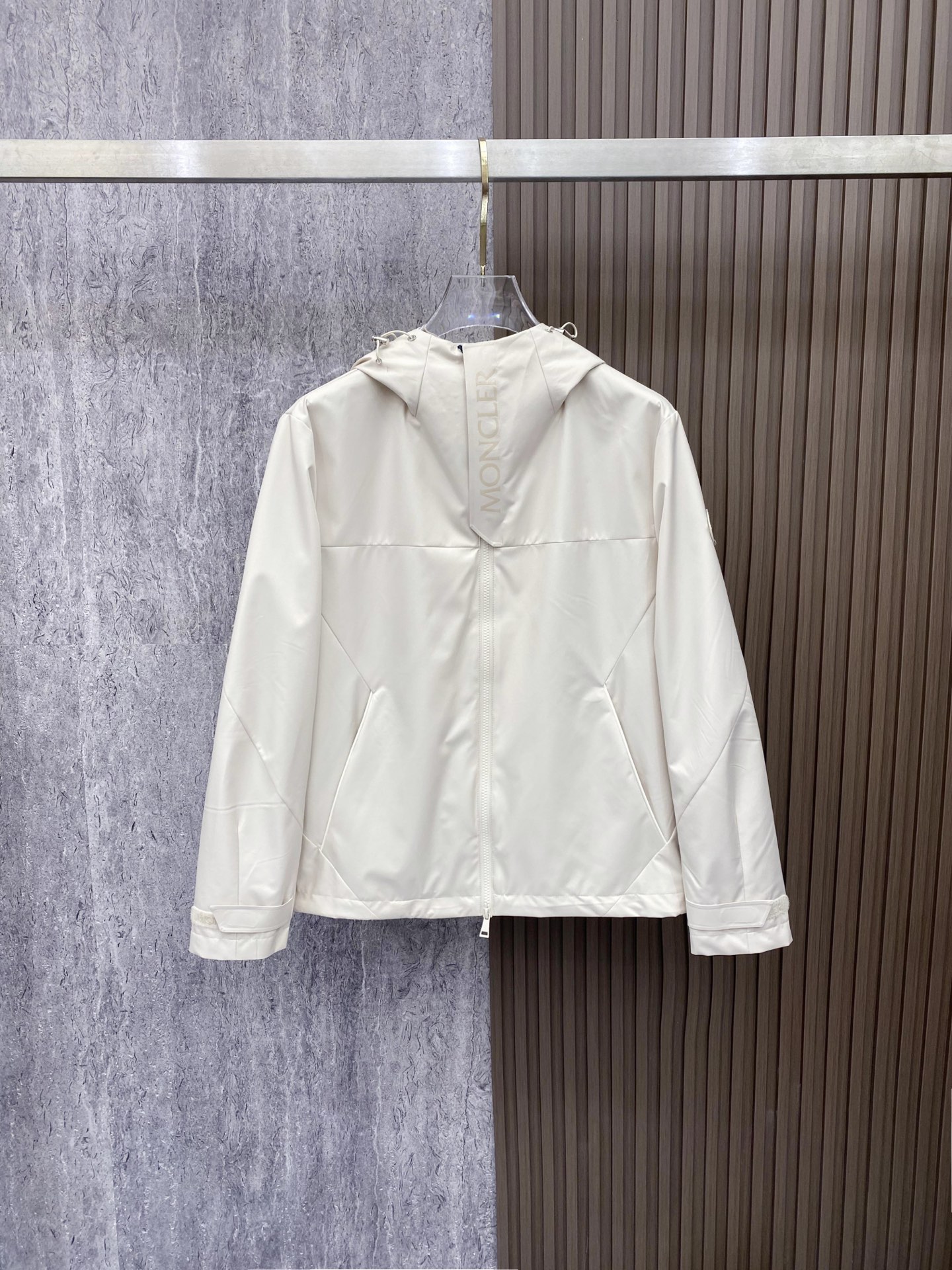 Moncler 蒙口 2026ss春季新款连帽夹克外套全高端版本！高定专柜面料辅料，透气舒适度高，细节无