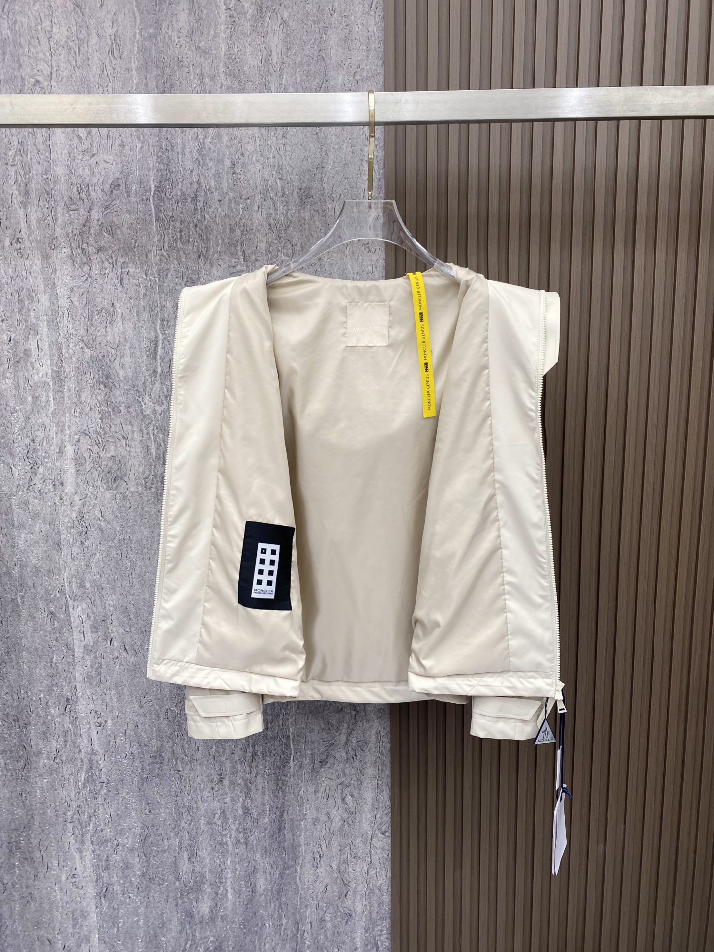 Moncler 蒙口 2026ss春季新款连帽夹克外套全高端版本！高定专柜面料辅料，透气舒适度高，细节无