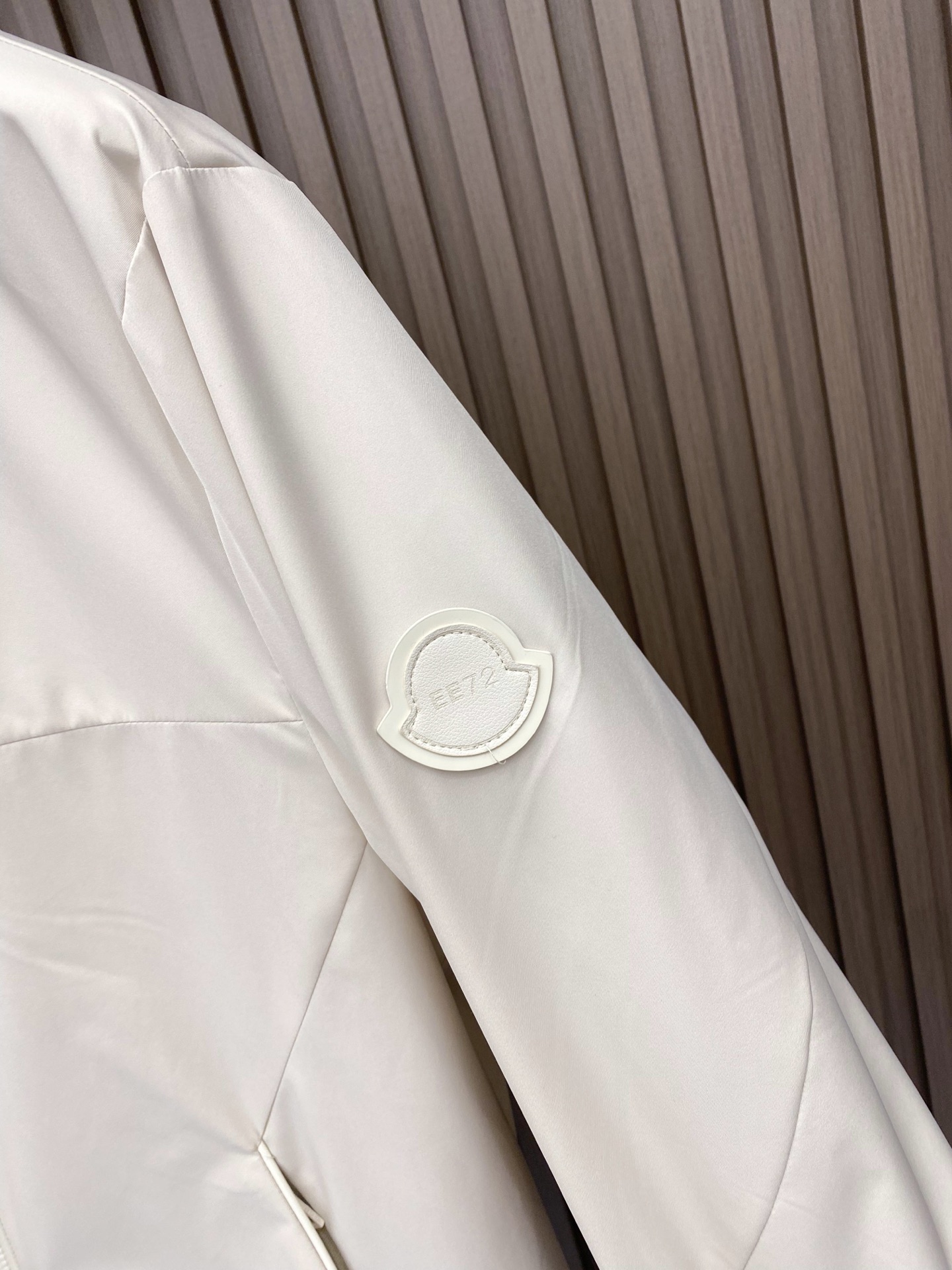 Moncler 蒙口 2026ss春季新款连帽夹克外套全高端版本！高定专柜面料辅料，透气舒适度高，细节无