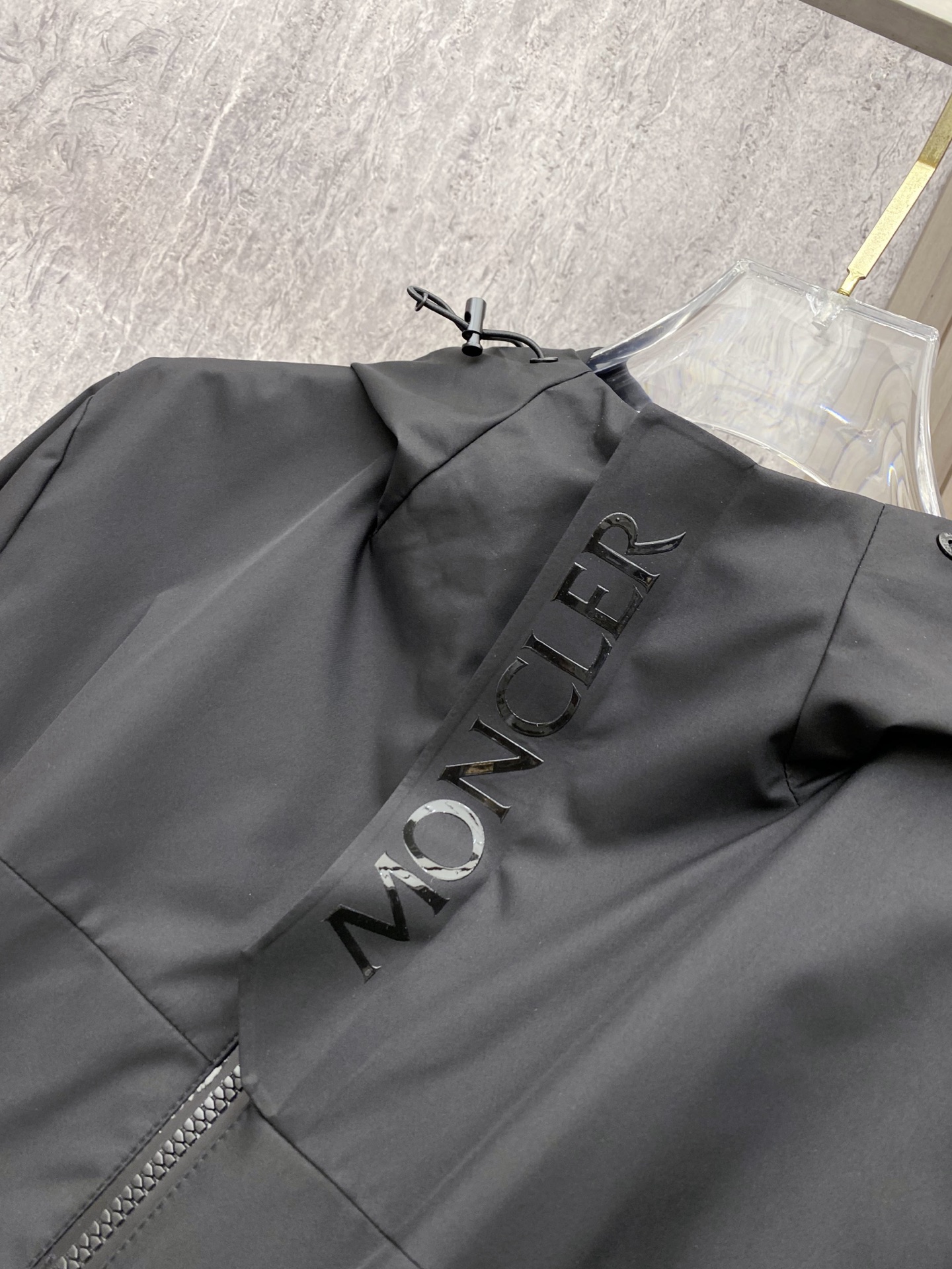 Moncler 蒙口 2026ss春季新款连帽夹克外套全高端版本！高定专柜面料辅料，透气舒适度高，细节无