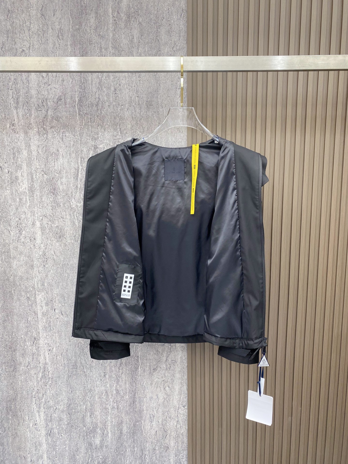 Moncler 蒙口 2026ss春季新款连帽夹克外套全高端版本！高定专柜面料辅料，透气舒适度高，细节无