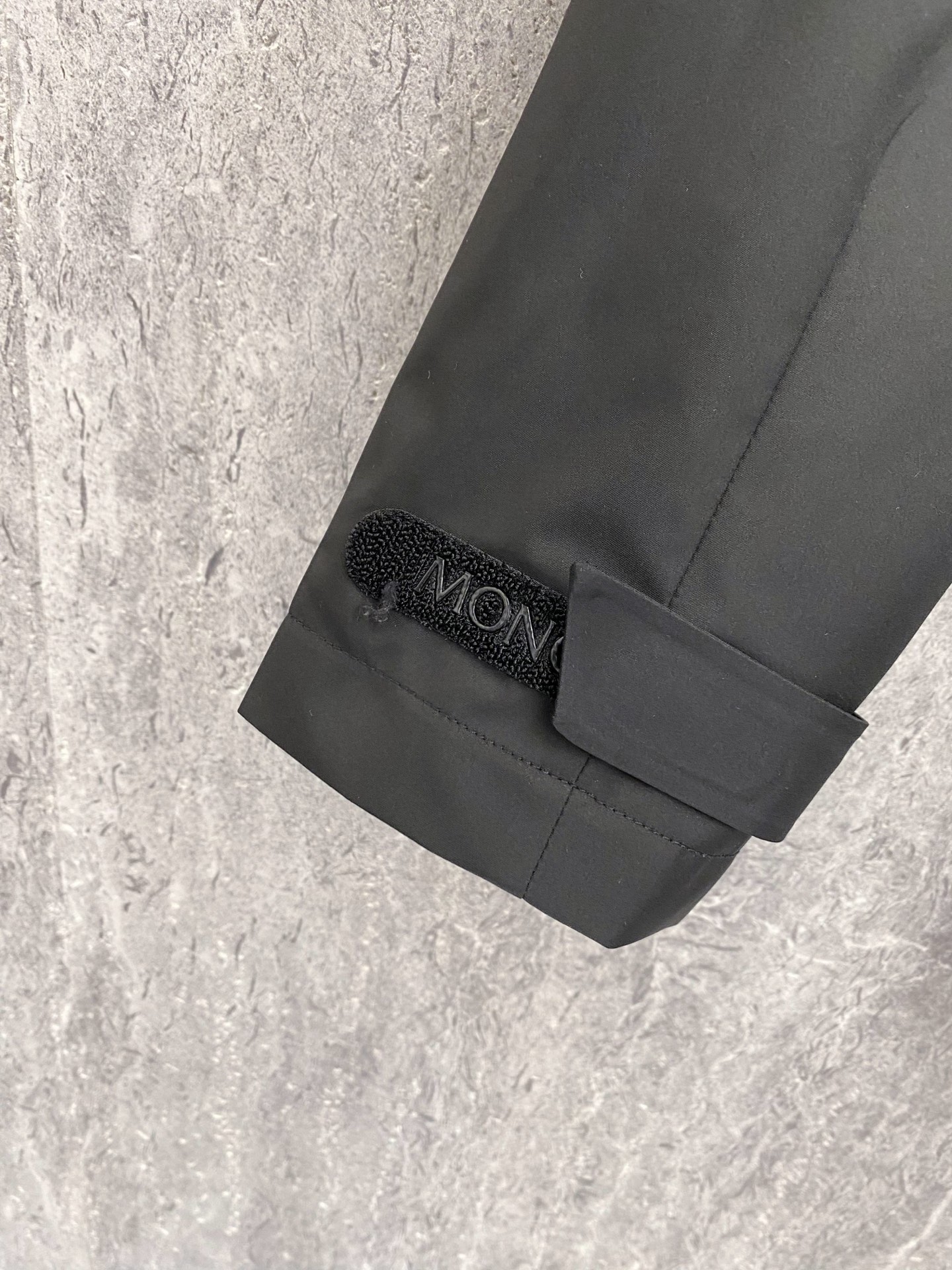 Moncler 蒙口 2026ss春季新款连帽夹克外套全高端版本！高定专柜面料辅料，透气舒适度高，细节无