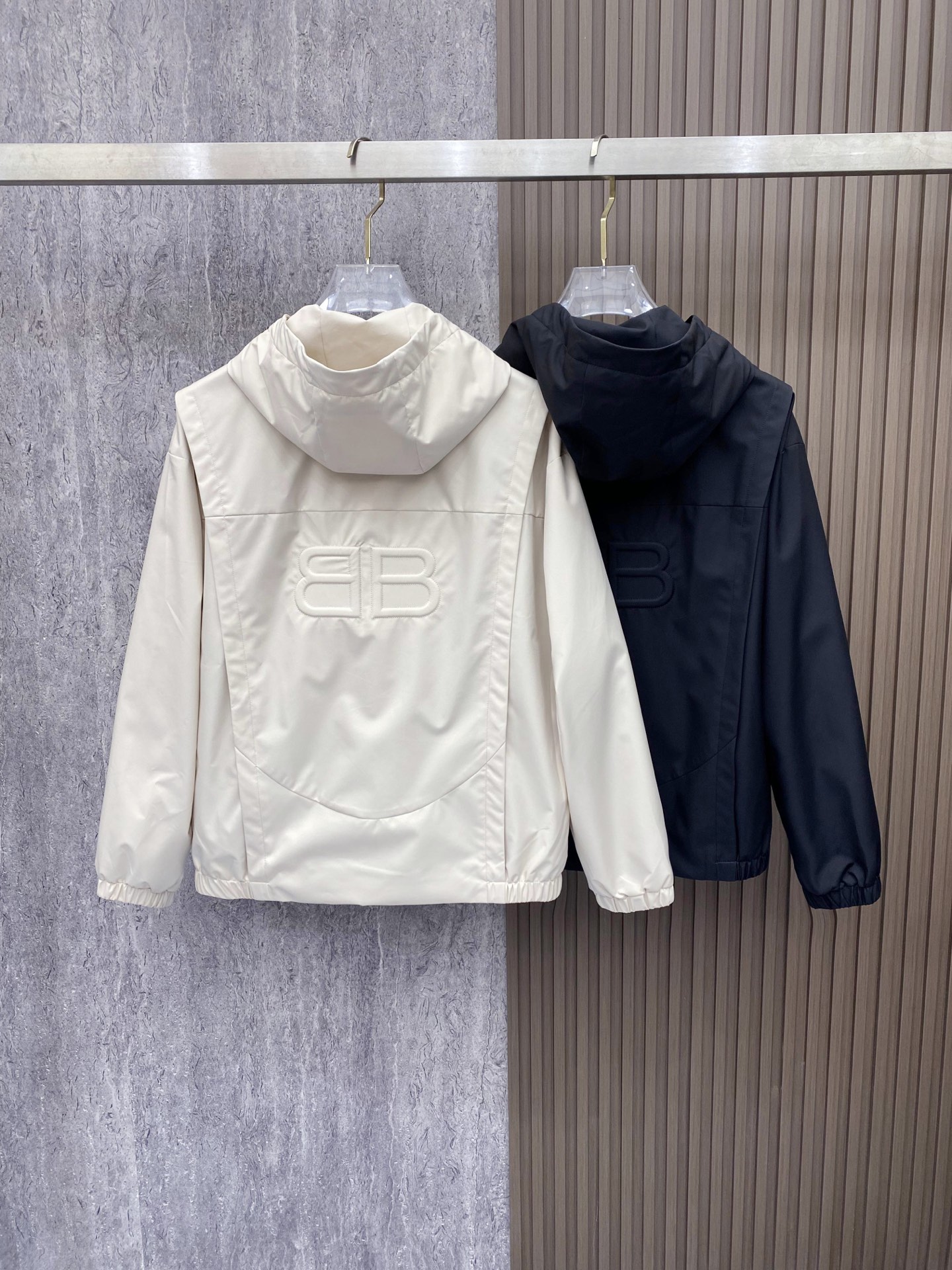 Balenciaga 巴黎世家 2026ss春季新款连帽夹克外套全高端版本！高定专柜面料辅料，透气舒适度