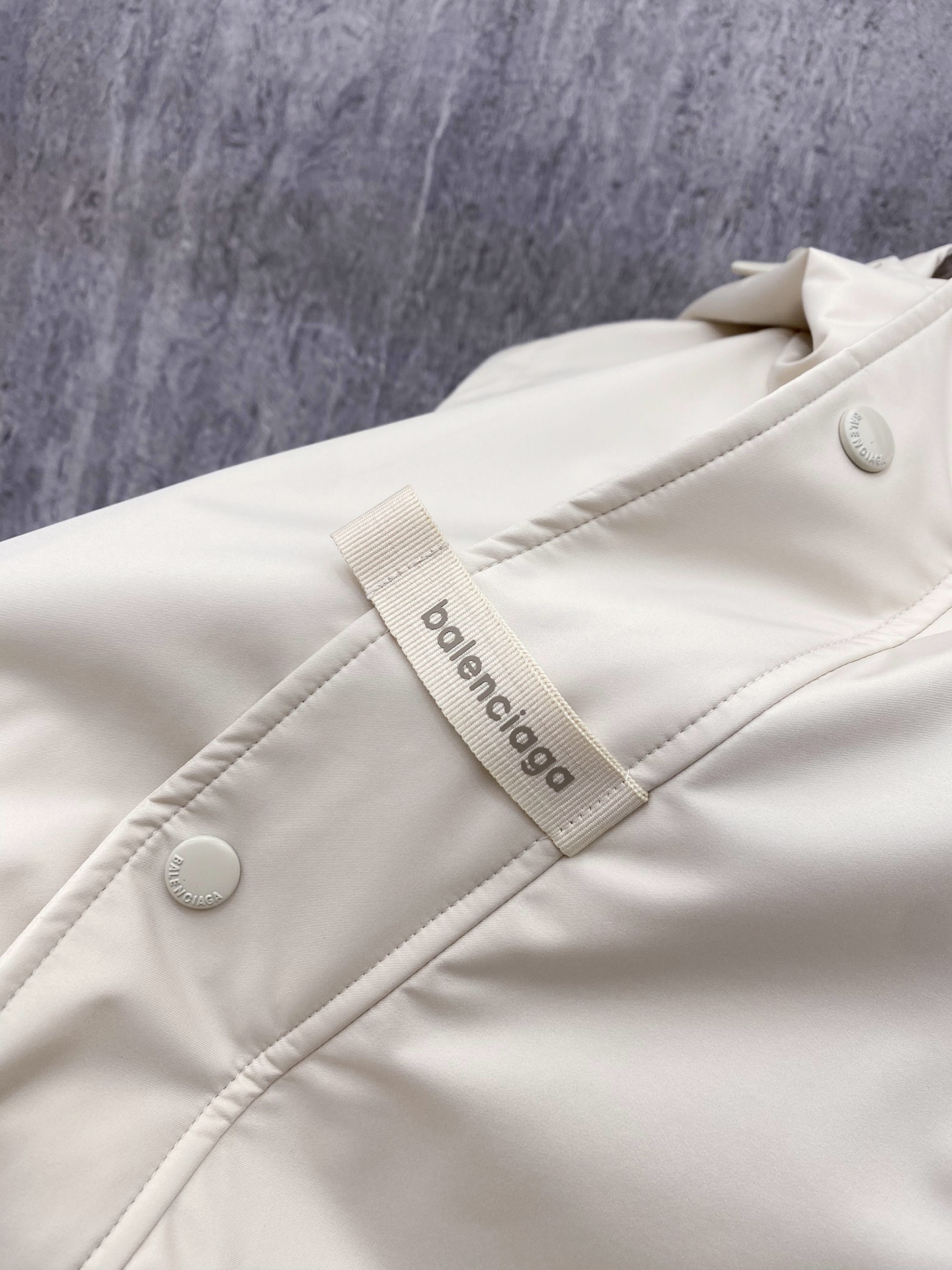 Balenciaga 巴黎世家 2026ss春季新款连帽夹克外套全高端版本！高定专柜面料辅料，透气舒适度