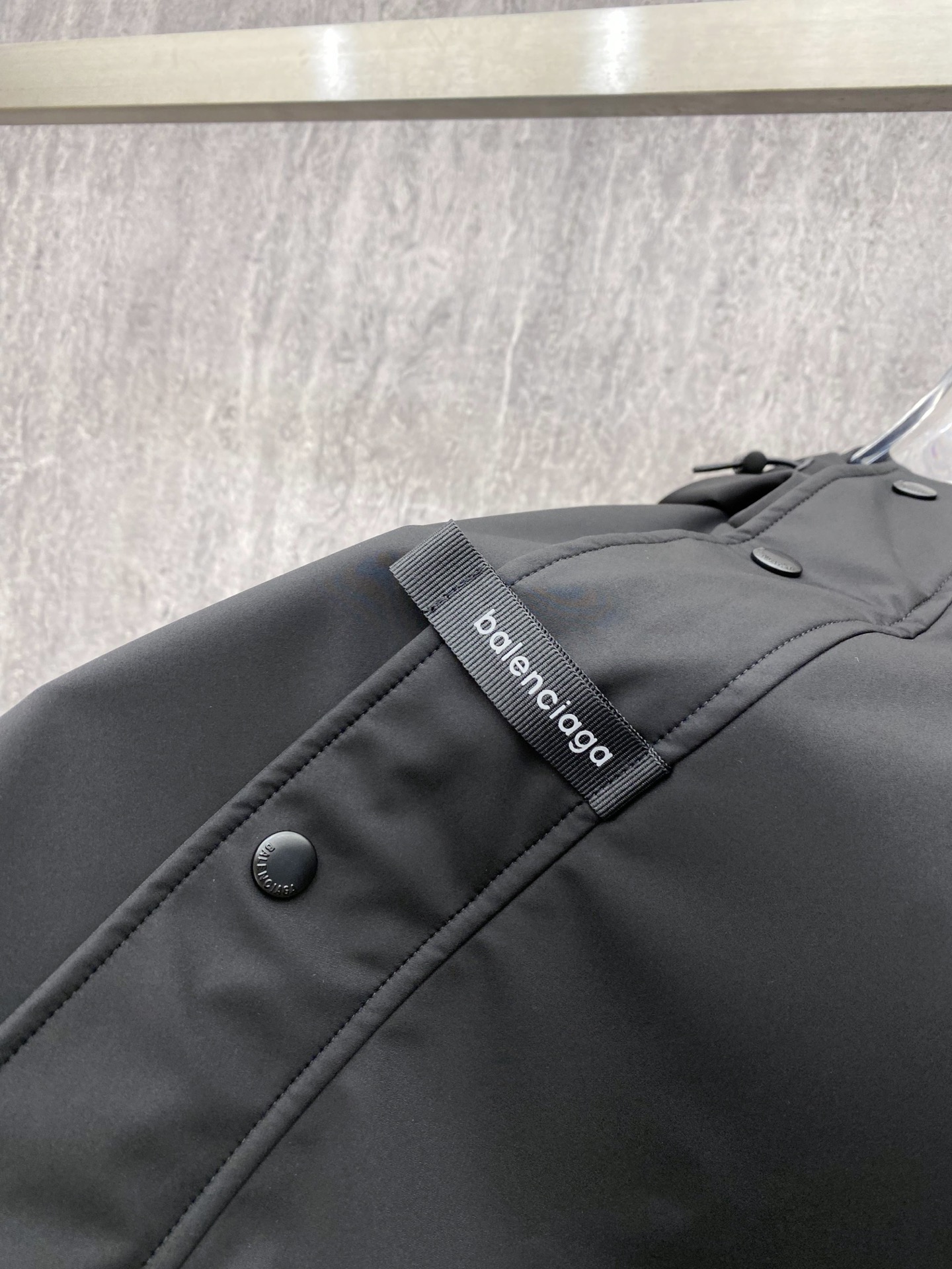 Balenciaga 巴黎世家 2026ss春季新款连帽夹克外套全高端版本！高定专柜面料辅料，透气舒适度