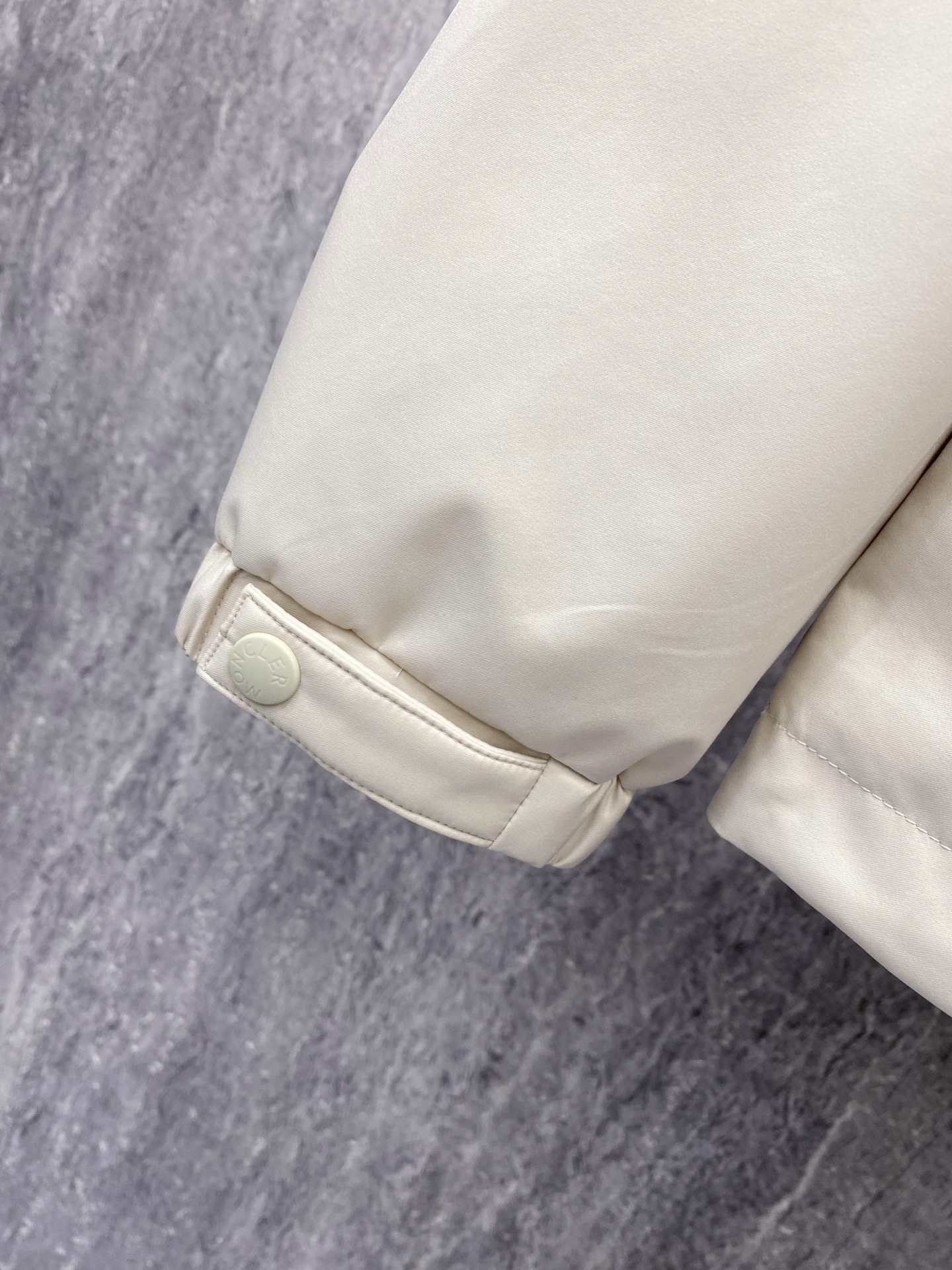 Moncler 蒙口 2026ss春季新款立领夹克外套全高端版本！高定专柜面料辅料，透气舒适度高，细节无