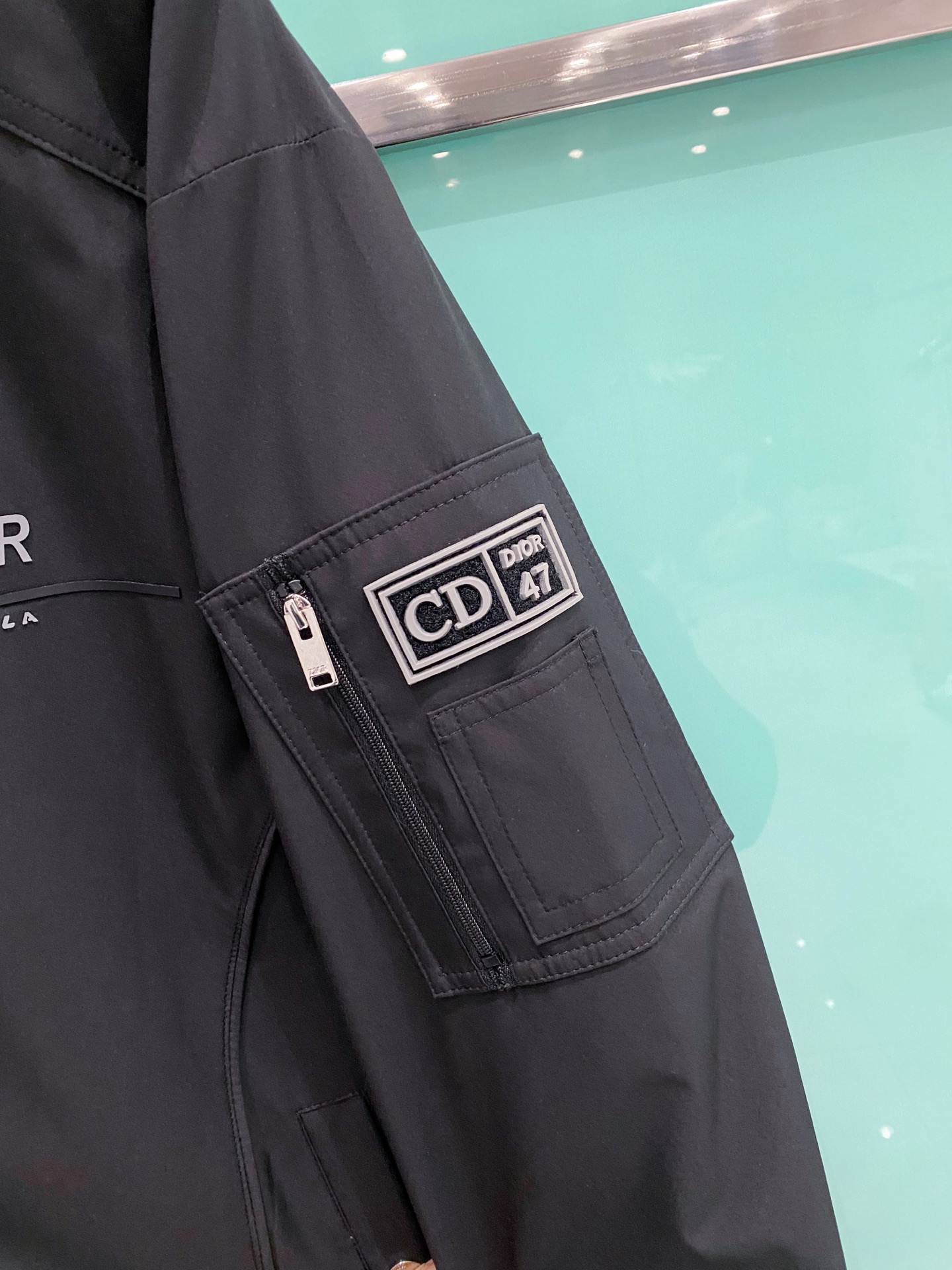 Dior 迪奥 2026ss春季新款连帽夹克外套全高端版本！高定专柜面料辅料，透气舒适度高，细节无可挑剔