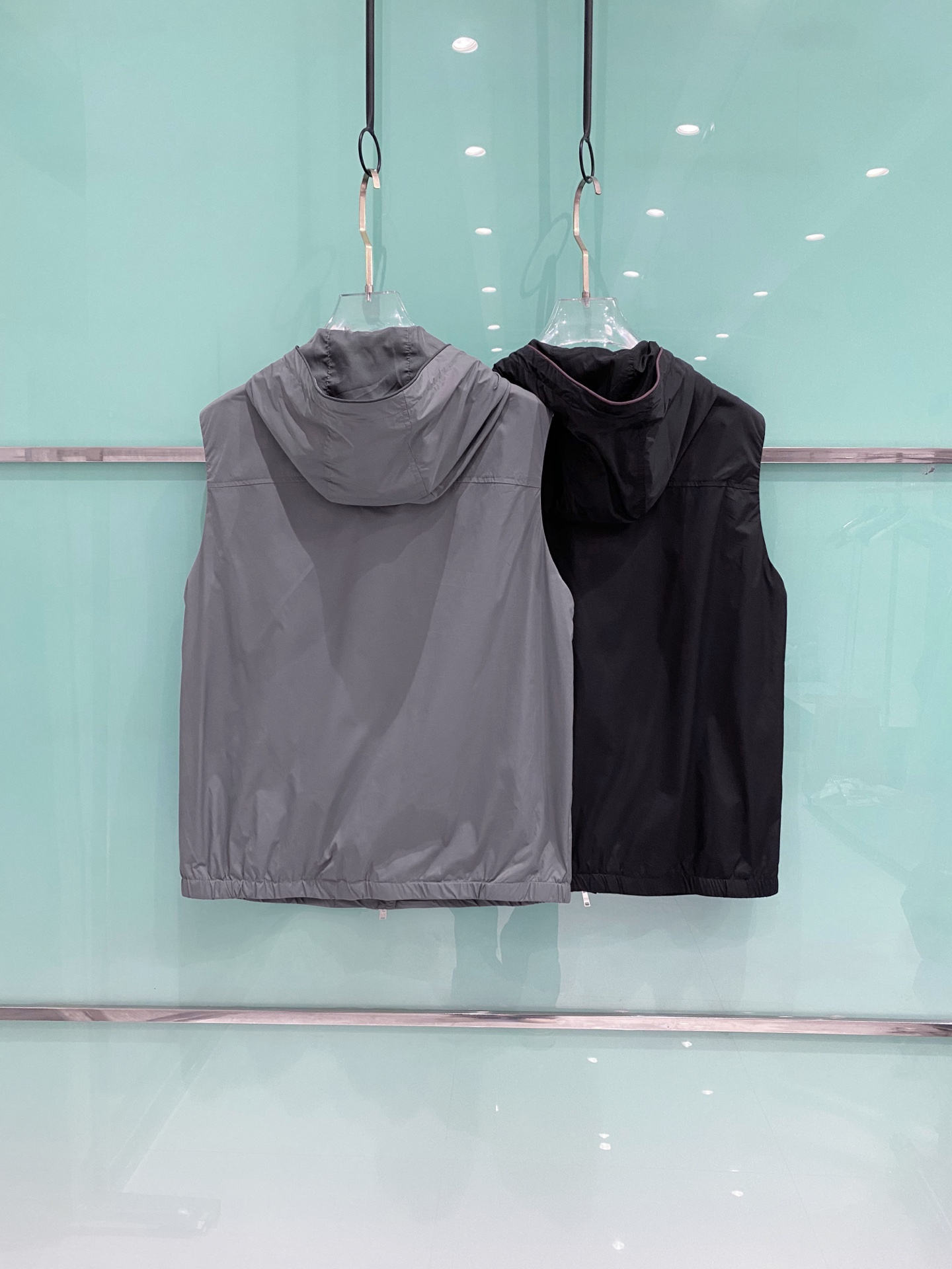 Prada 普拉达马甲 2026ss春季新款马甲夹克外套最新设计款 秀场新品‼品相非常完美，三标齐全色泽