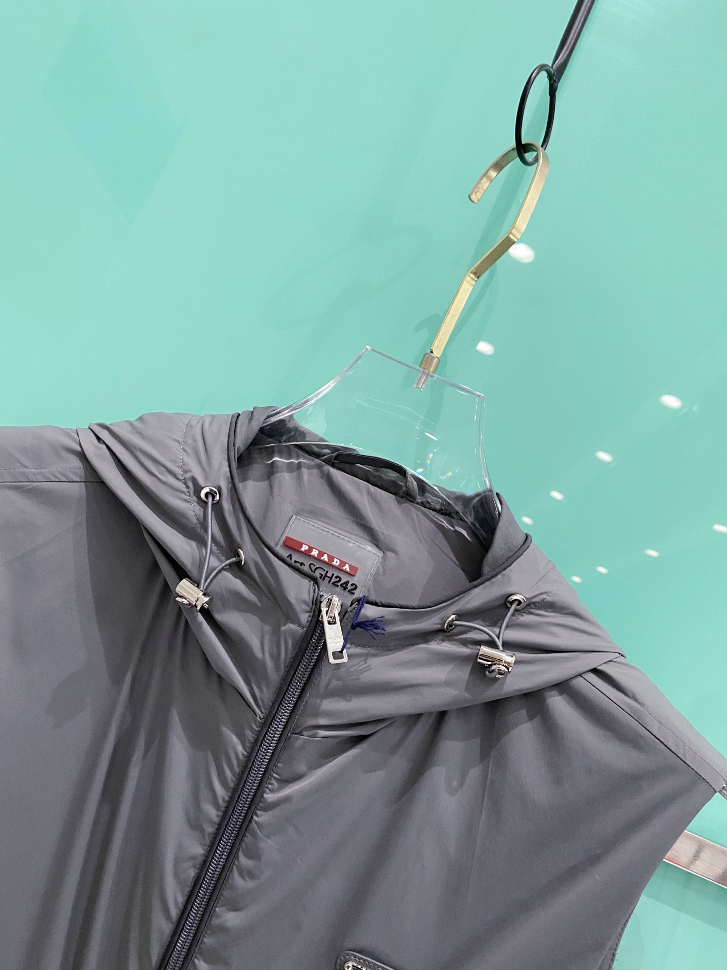 Prada 普拉达马甲 2026ss春季新款马甲夹克外套最新设计款 秀场新品‼品相非常完美，三标齐全色泽