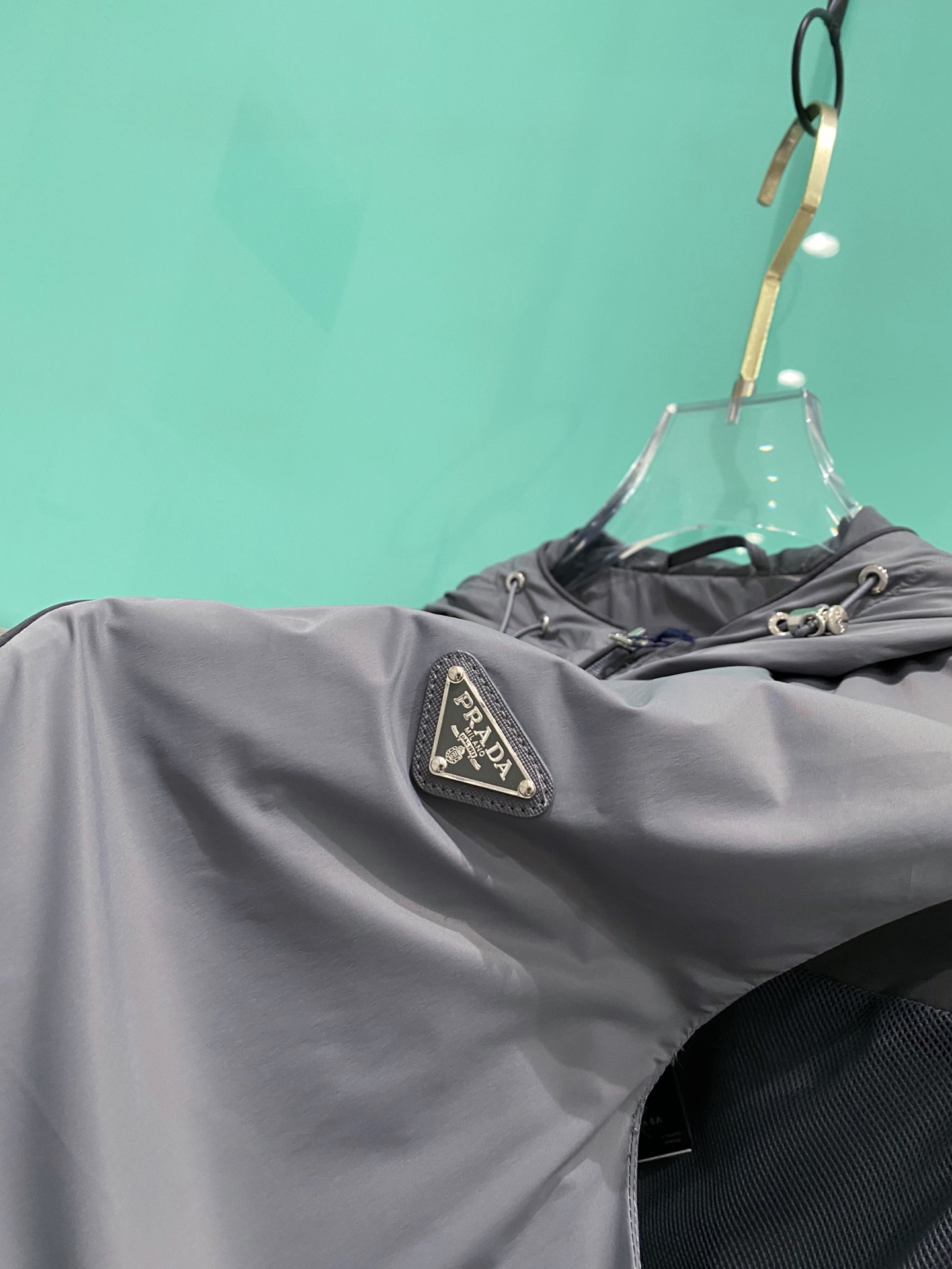 Prada 普拉达马甲 2026ss春季新款马甲夹克外套最新设计款 秀场新品‼品相非常完美，三标齐全色泽