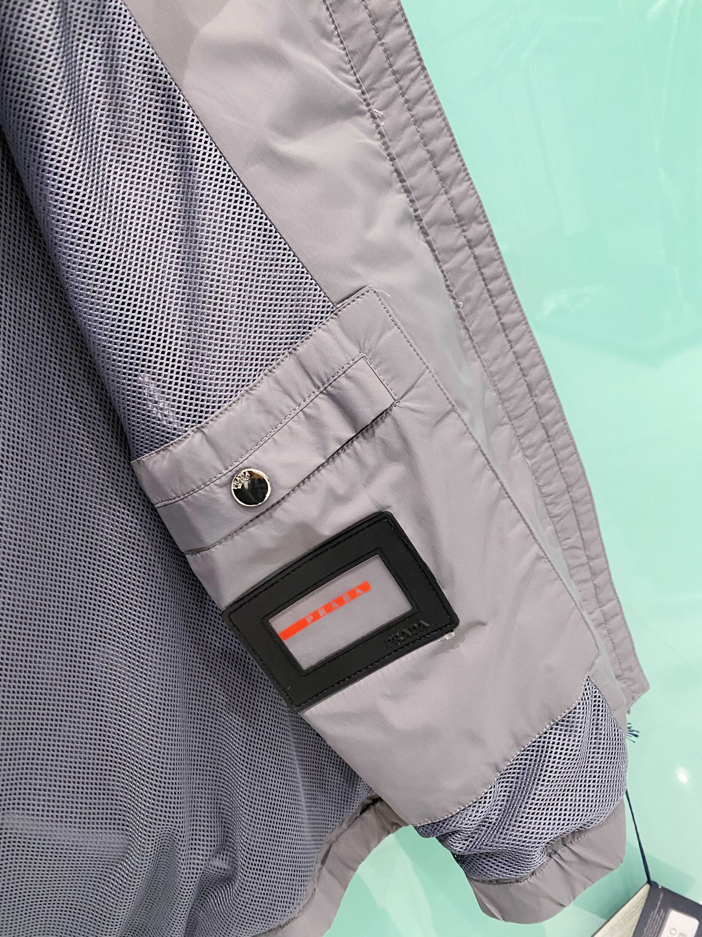 Prada 普拉达马甲 2026ss春季新款马甲夹克外套最新设计款 秀场新品‼品相非常完美，三标齐全色泽