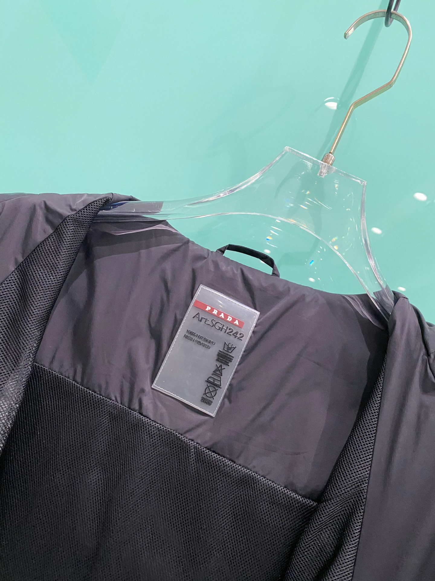 Prada 普拉达马甲 2026ss春季新款马甲夹克外套最新设计款 秀场新品‼品相非常完美，三标齐全色泽