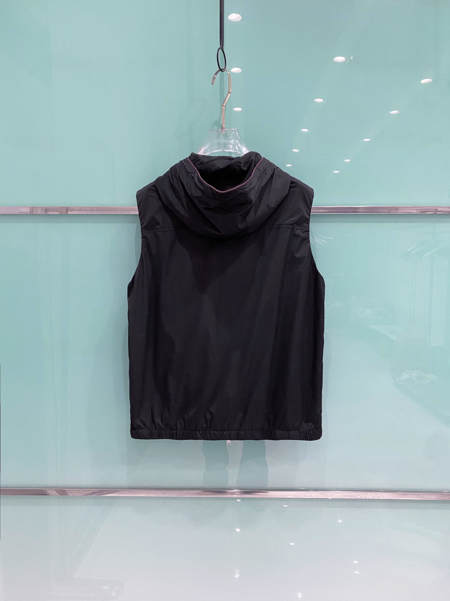 Prada 普拉达马甲 2026ss春季新款马甲夹克外套最新设计款 秀场新品‼品相非常完美，三标齐全色泽