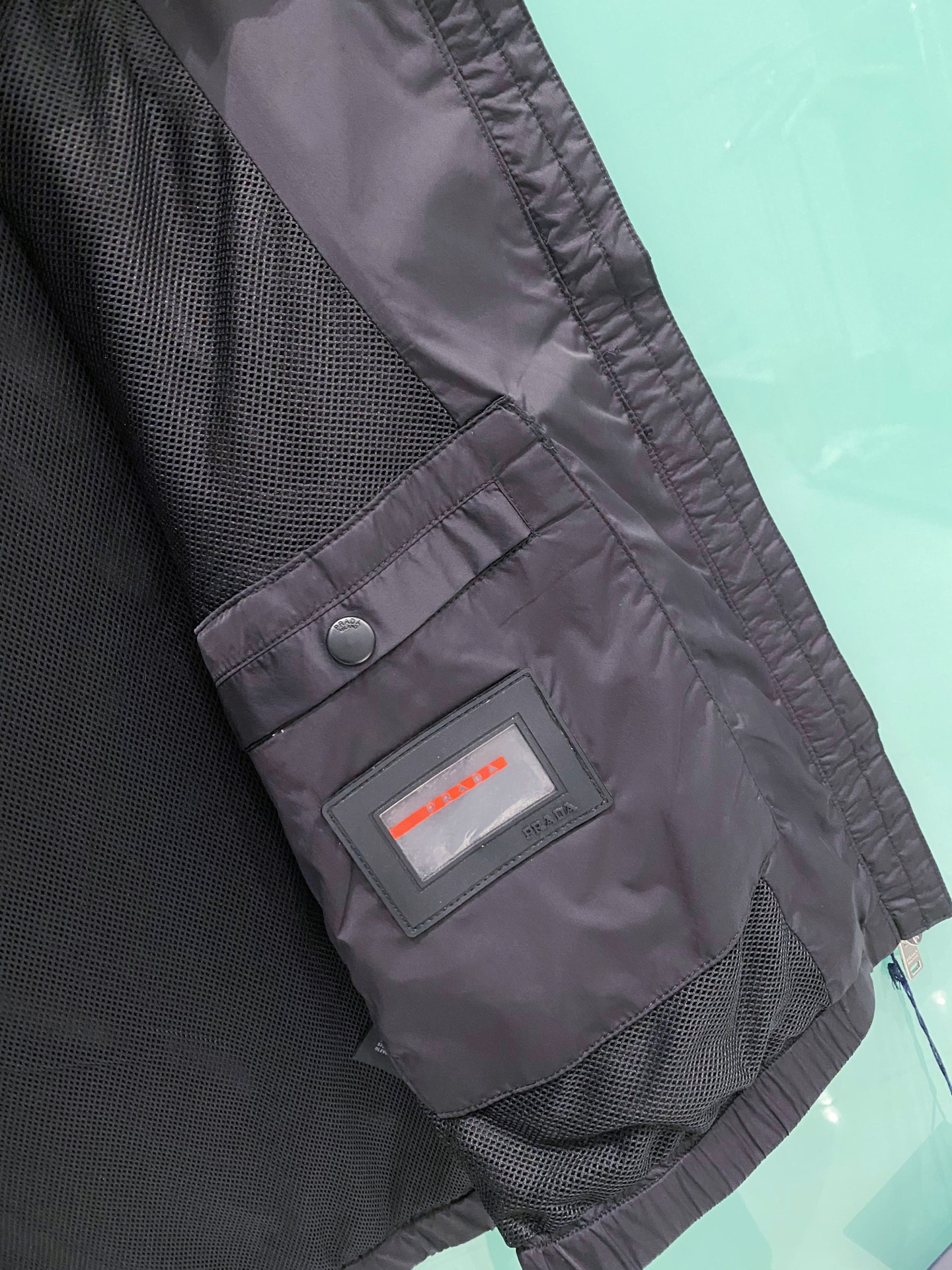 Prada 普拉达马甲 2026ss春季新款马甲夹克外套最新设计款 秀场新品‼品相非常完美，三标齐全色泽