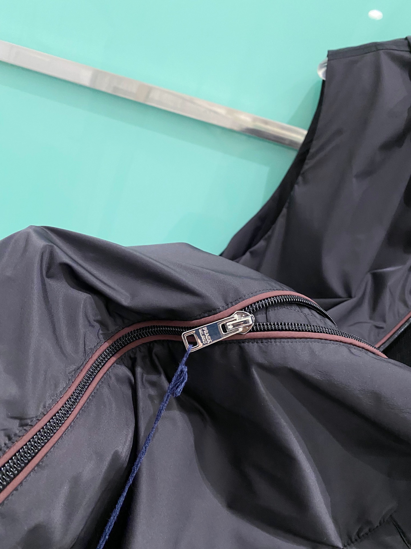 Prada 普拉达马甲 2026ss春季新款马甲夹克外套最新设计款 秀场新品‼品相非常完美，三标齐全色泽