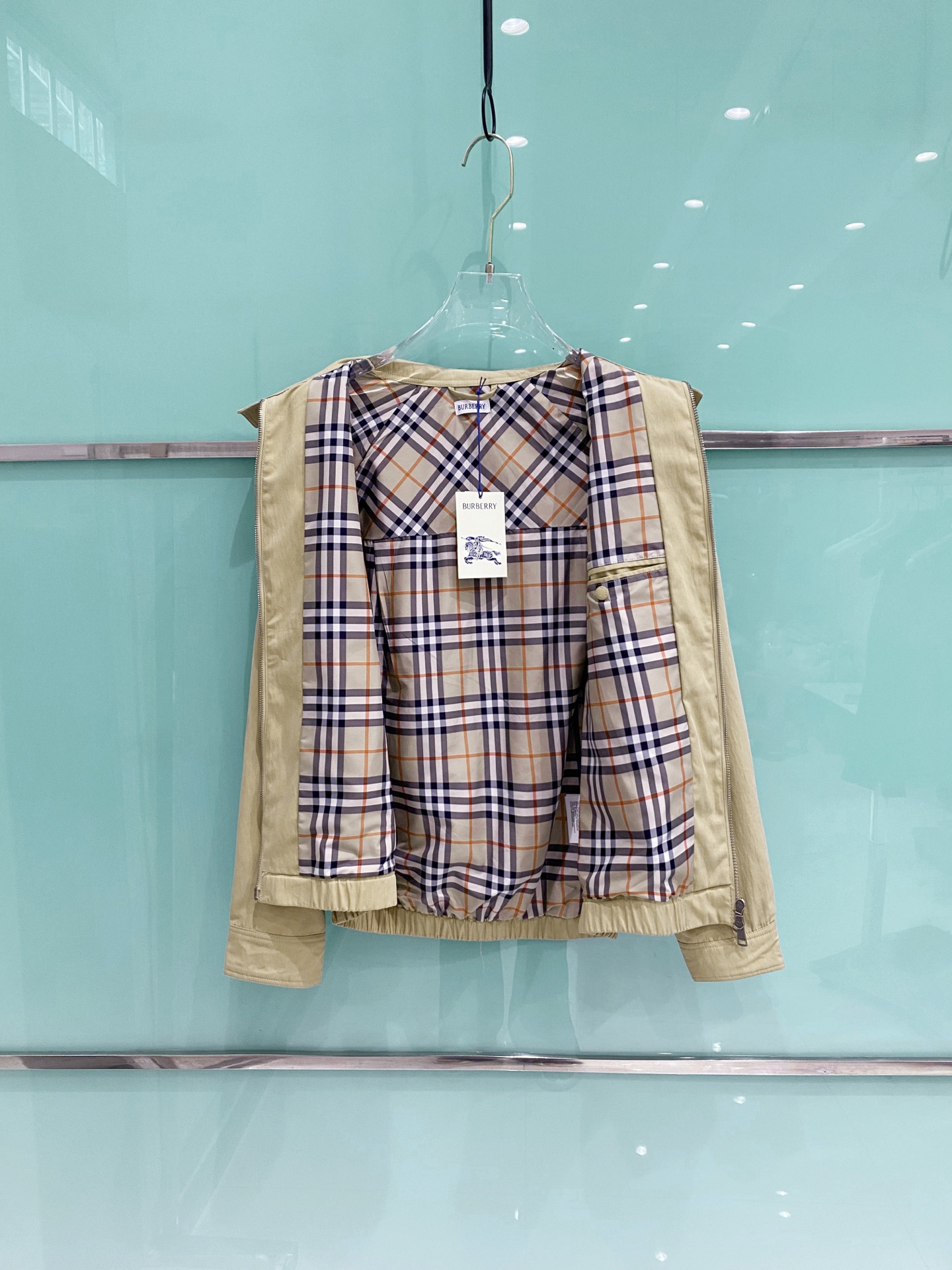 Burberry 巴宝莉 2026ss春季新款连帽夹克外套全高端版本！高定专柜面料辅料，透气舒适度高，细