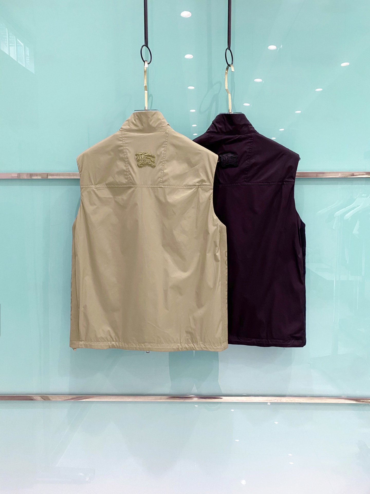 Burberry 巴宝莉马甲 2026SS春季新款马甲夹克外套最新设计款 秀场新品‼品相非常完美，三标齐