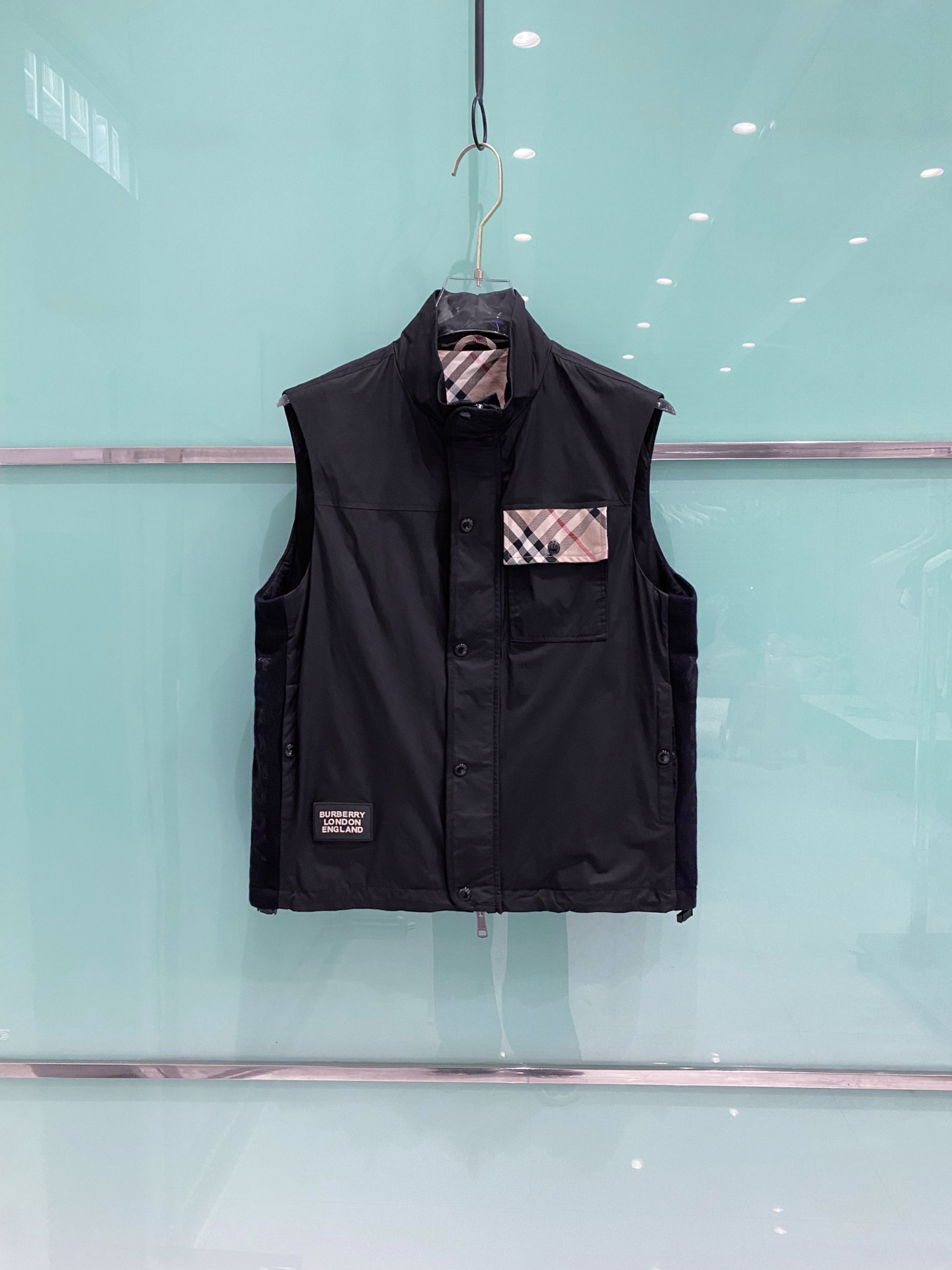 Burberry 巴宝莉马甲 2026SS春季新款马甲夹克外套最新设计款 秀场新品‼品相非常完美，三标齐