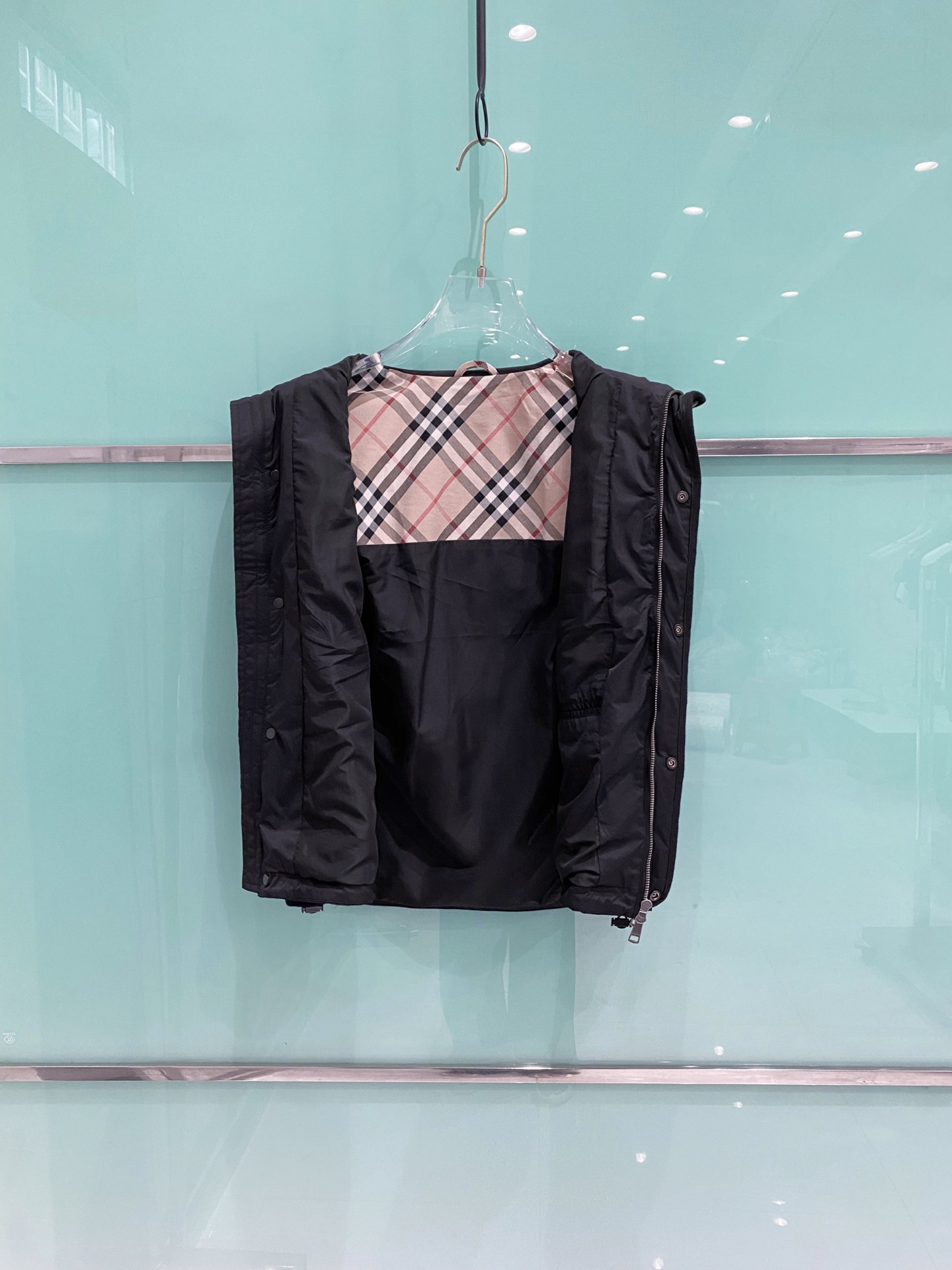 Burberry 巴宝莉马甲 2026SS春季新款马甲夹克外套最新设计款 秀场新品‼品相非常完美，三标齐