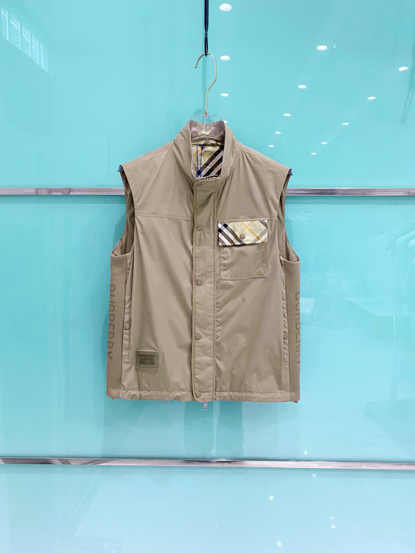 Burberry 巴宝莉马甲 2026SS春季新款马甲夹克外套最新设计款 秀场新品‼品相非常完美，三标齐