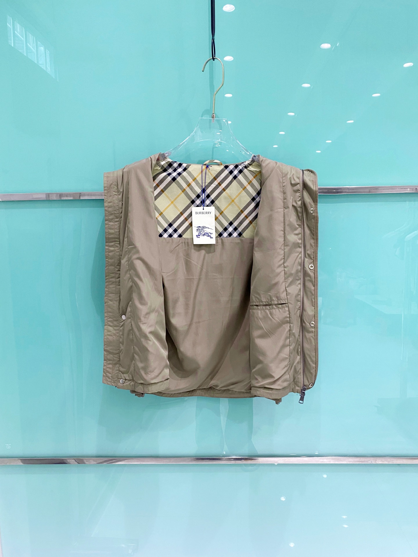 Burberry 巴宝莉马甲 2026SS春季新款马甲夹克外套最新设计款 秀场新品‼品相非常完美，三标齐