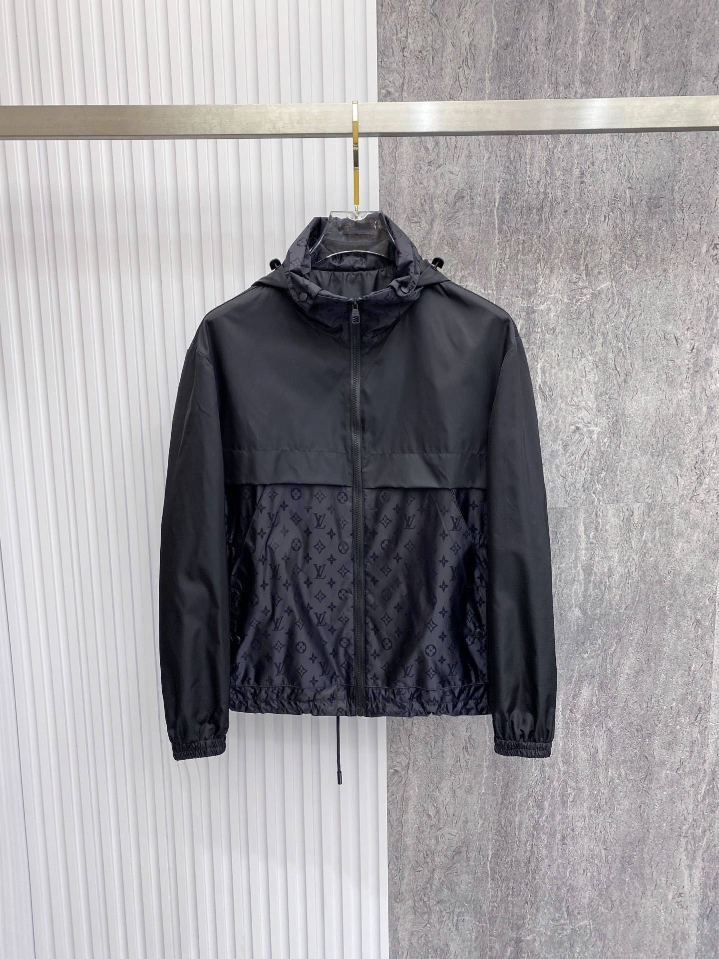 NO:862145,LV 2026ss new spring jacket, full high-end version!  Haute couture counter fabric accessories, high breathability and comfort, impeccable details, exquisite workmanship and complex craftsmanship, casual tailoring, awesome upper body shape, color black, white, size 48-56,, louis vuitton, jackets & coats, jackets & coats,19860909LV 2026ss春季新款夹克外套 全高端版本！高定专柜面料辅料,透气舒适度高,细节无可挑剔,做工考究工艺复杂,呈现休闲裁剪,上身版型超赞 颜色黑色 白色 码数48-56,,louis vuitton,jackets & coats,jackets & coats,,Men's clothing
