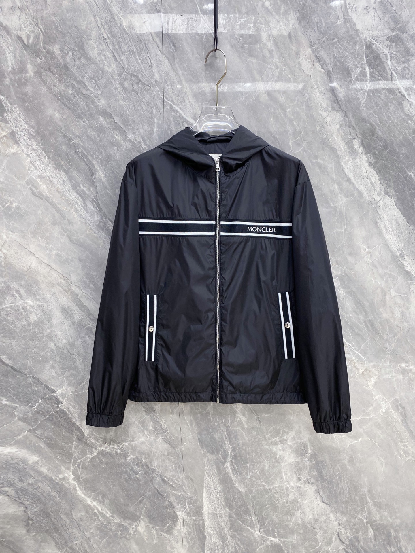 NO:952621,Moncler 26 new spring jackets are newly released, outdoor style, a small hot style with unique flavor, absolute quality guarantee. The upper body effect is super good, trendy and versatile style, the accessories are all original 1:1 mold customization. Absolutely worth the money!  Color Black Blue Size 48-56, Moncler, jackets & coats,19860909Moncler 蒙口 家26新款春装夹克新品发布、户外款、别有风味的一个小爆款、质量绝对的保证. 上身效果超级不错,潮流百搭款,辅料全原1:1开模定制.绝对物超所值！ 颜色黑色 蓝 码数48-56,,Moncler,jackets & coats,,Men's clothing