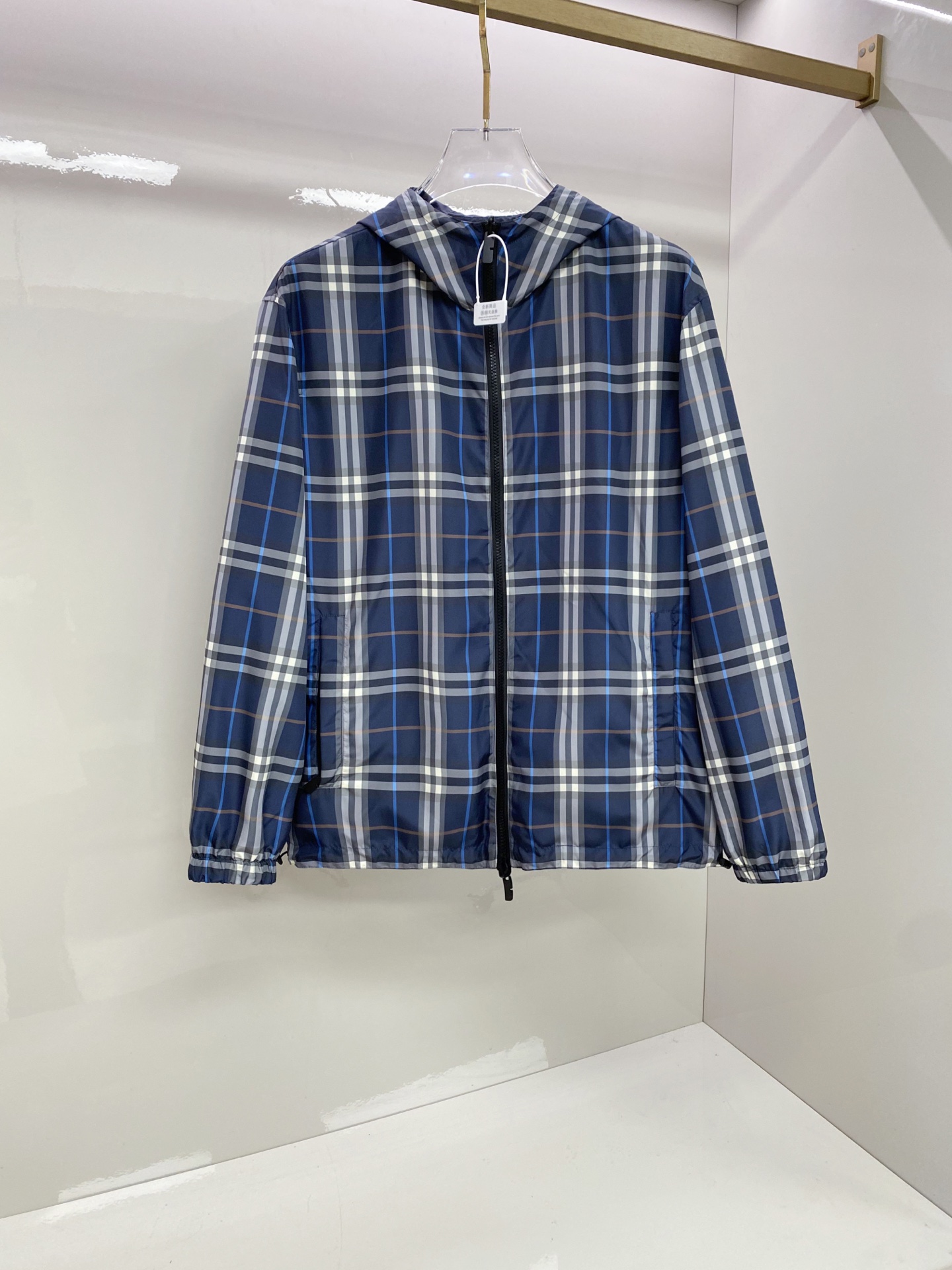 NO:838168,Burberry 2026ss new spring jacket, full high-end version!  High-end counter fabric accessories, high breathability and comfort, impeccable details, exquisite workmanship and complex craftsmanship, casual tailoring, awesome upper body shape, code size 48-56, burberry, burberry, jackets & coats, jackets & coats,19860909Burberry 巴宝莉 2026ss春季新款夹克外套 全高端版本！高定专柜面料辅料,透气舒适度高,细节无可挑剔,做工考究工艺复杂,呈现休闲裁剪,上身版型超赞 码数48-56,,burberry,burberry,jackets & coats,jackets & coats,,Men's clothing