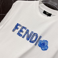 🔥Fendi 芬迪 2026春夏新款T恤,温柔党直接冲!✅ 面料超舒服:高支精梳棉面料,软糯亲肤,透气不 🔥Fendi 芬迪 2026春夏新款T恤,温柔党直接冲!✅ 面料超舒服:高支精梳棉面料,软糯亲肤,透气不