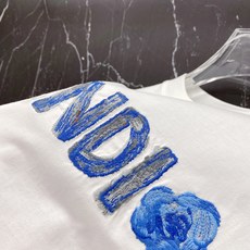 🔥Fendi 芬迪 2026春夏新款T恤,温柔党直接冲!✅ 面料超舒服:高支精梳棉面料,软糯亲肤,透气不 🔥Fendi 芬迪 2026春夏新款T恤,温柔党直接冲!✅ 面料超舒服:高支精梳棉面料,软糯亲肤,透气不
