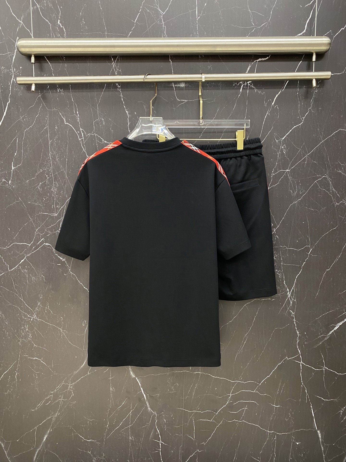 /套 🔥Burberry 巴宝莉 2026春夏新款套装，懒人直接闭眼入！✅ 一套搞定穿搭：T恤+短裤成套
