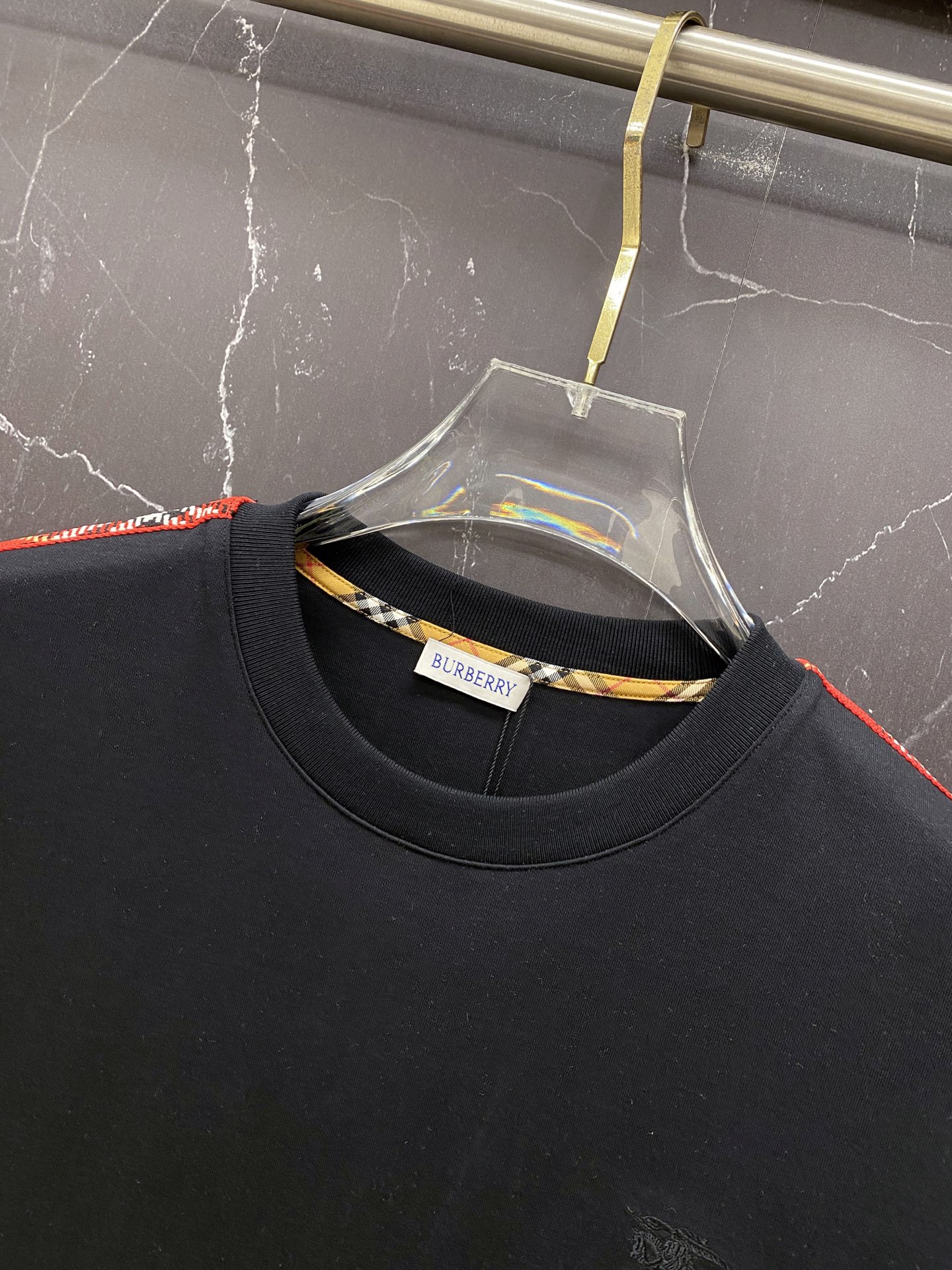 /套 🔥Burberry 巴宝莉 2026春夏新款套装，懒人直接闭眼入！✅ 一套搞定穿搭：T恤+短裤成套