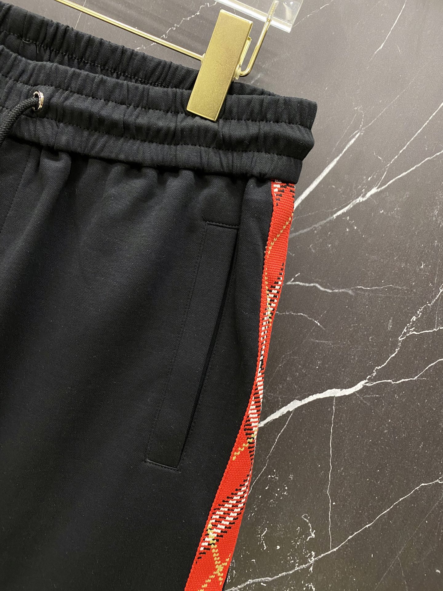 /套 🔥Burberry 巴宝莉 2026春夏新款套装，懒人直接闭眼入！✅ 一套搞定穿搭：T恤+短裤成套
