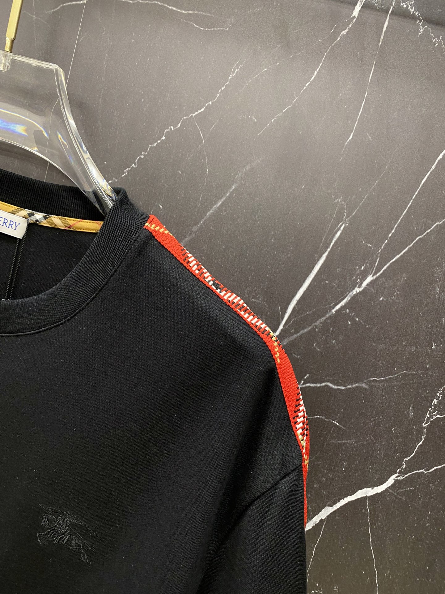 /套 🔥Burberry 巴宝莉 2026春夏新款套装，懒人直接闭眼入！✅ 一套搞定穿搭：T恤+短裤成套