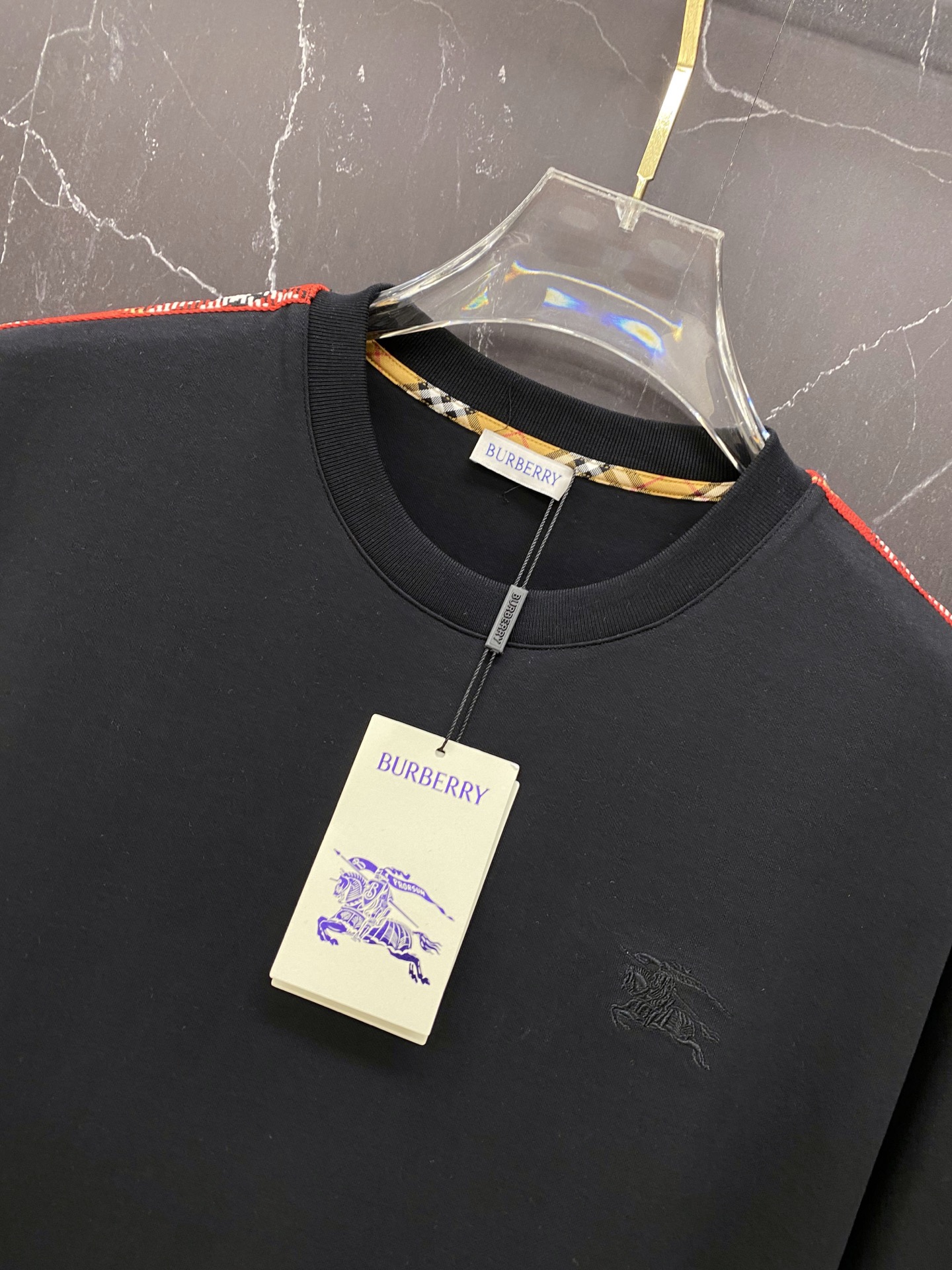 /套 🔥Burberry 巴宝莉 2026春夏新款套装，懒人直接闭眼入！✅ 一套搞定穿搭：T恤+短裤成套