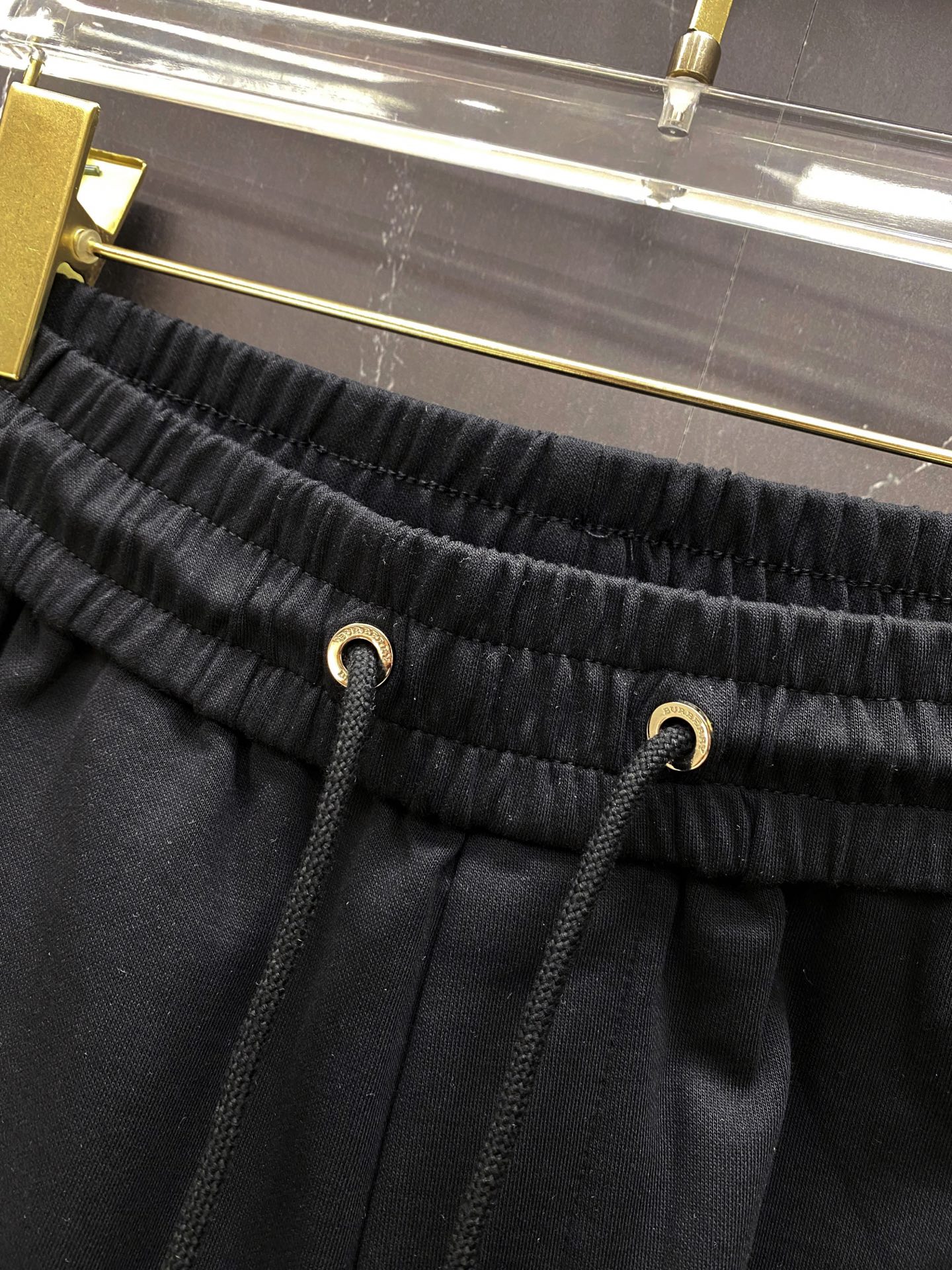 /套 🔥Burberry 巴宝莉 2026春夏新款套装，懒人直接闭眼入！✅ 一套搞定穿搭：T恤+短裤成套