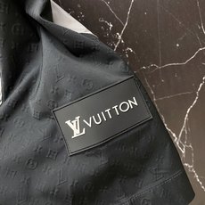LV🔥【2026春夏限定 · 撞色拼接休闲短裤】年度“懒人高级感”神裤重磅上线,承包你整个夏天的清爽穿搭 LV🔥【2026春夏限定 · 撞色拼接休闲短裤】年度“懒人高级感”神裤重磅上线,承包你整个夏天的清爽穿搭