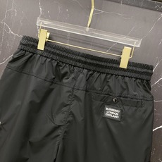 巴宝莉🔥【2026春夏新款 · Burberry 格纹拼接休闲短裤】经典格纹重塑夏日格调,承包你整个夏天 巴宝莉🔥【2026春夏新款 · Burberry 格纹拼接休闲短裤】经典格纹重塑夏日格调,承包你整个夏天