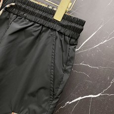 巴宝莉🔥【2026春夏新款 · Burberry 格纹拼接休闲短裤】经典格纹重塑夏日格调,承包你整个夏天 巴宝莉🔥【2026春夏新款 · Burberry 格纹拼接休闲短裤】经典格纹重塑夏日格调,承包你整个夏天